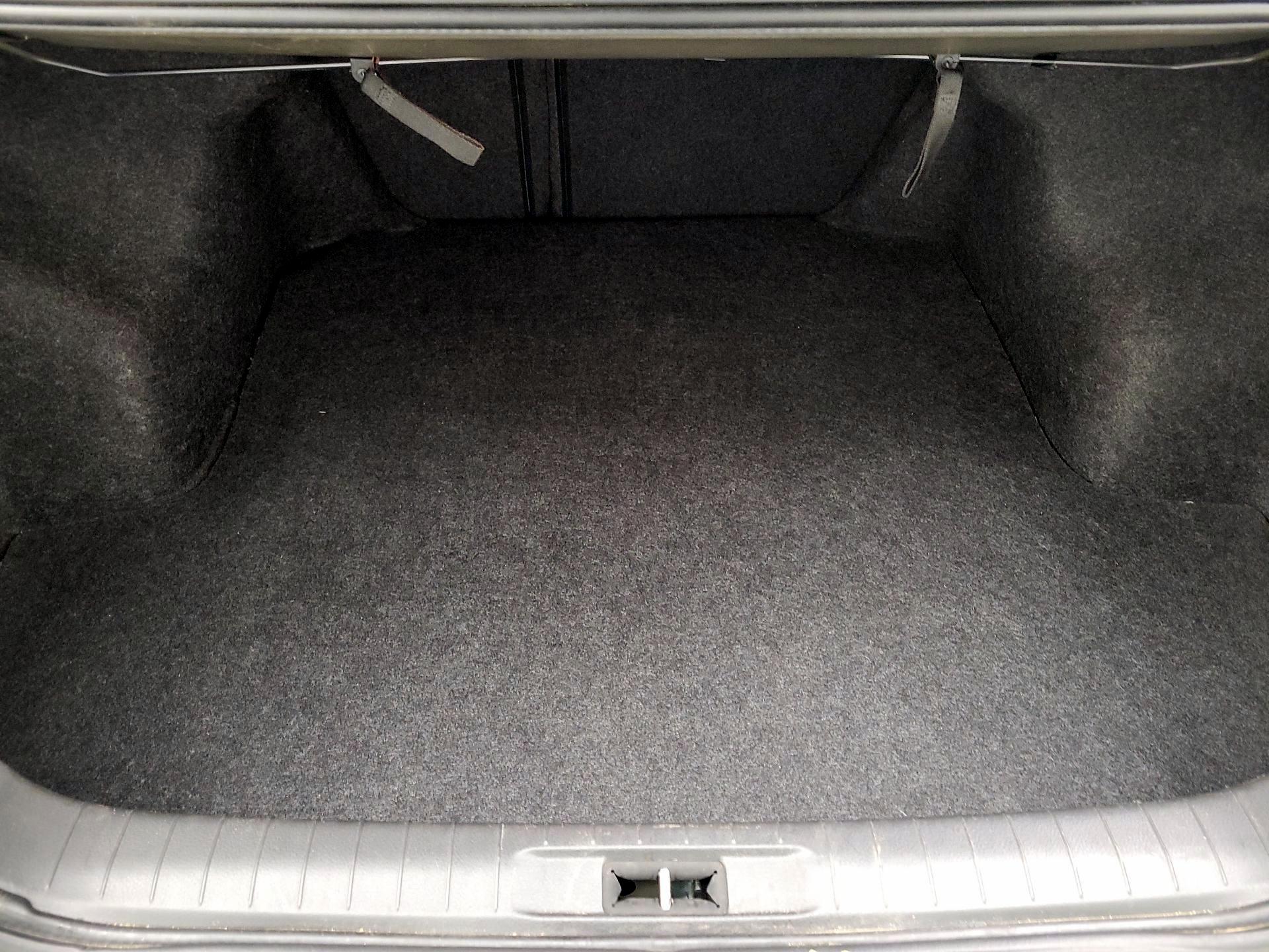 Thumbnail: 2017 Nissan Altima - 16