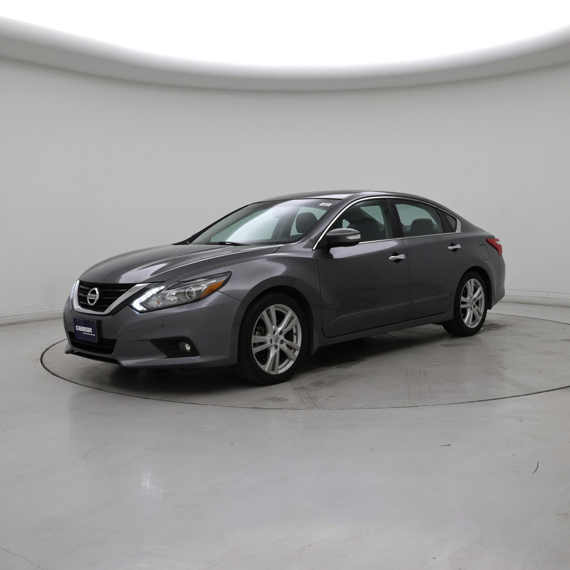 Thumbnail: 2017 Nissan Altima - 4