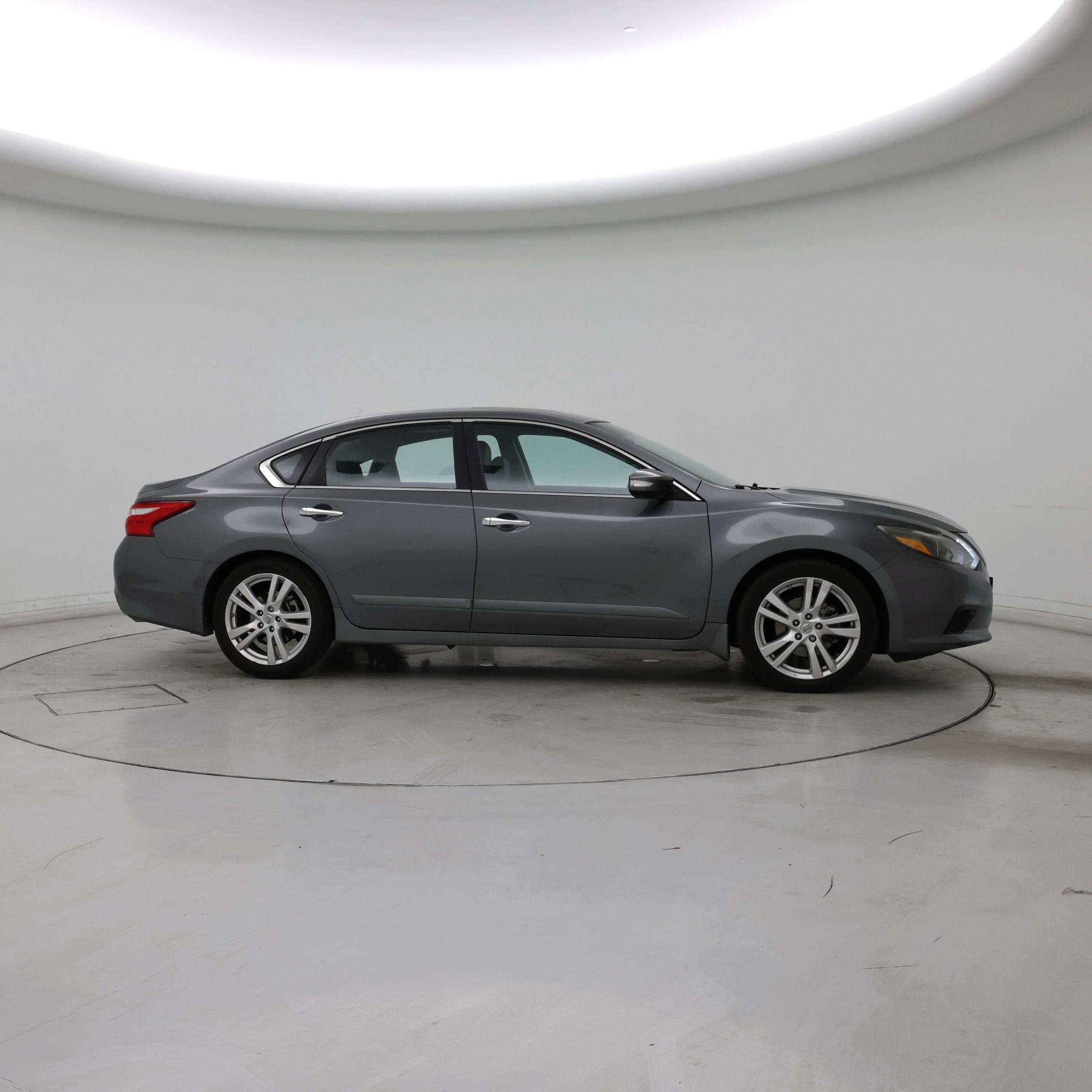 Thumbnail: 2017 Nissan Altima - 7