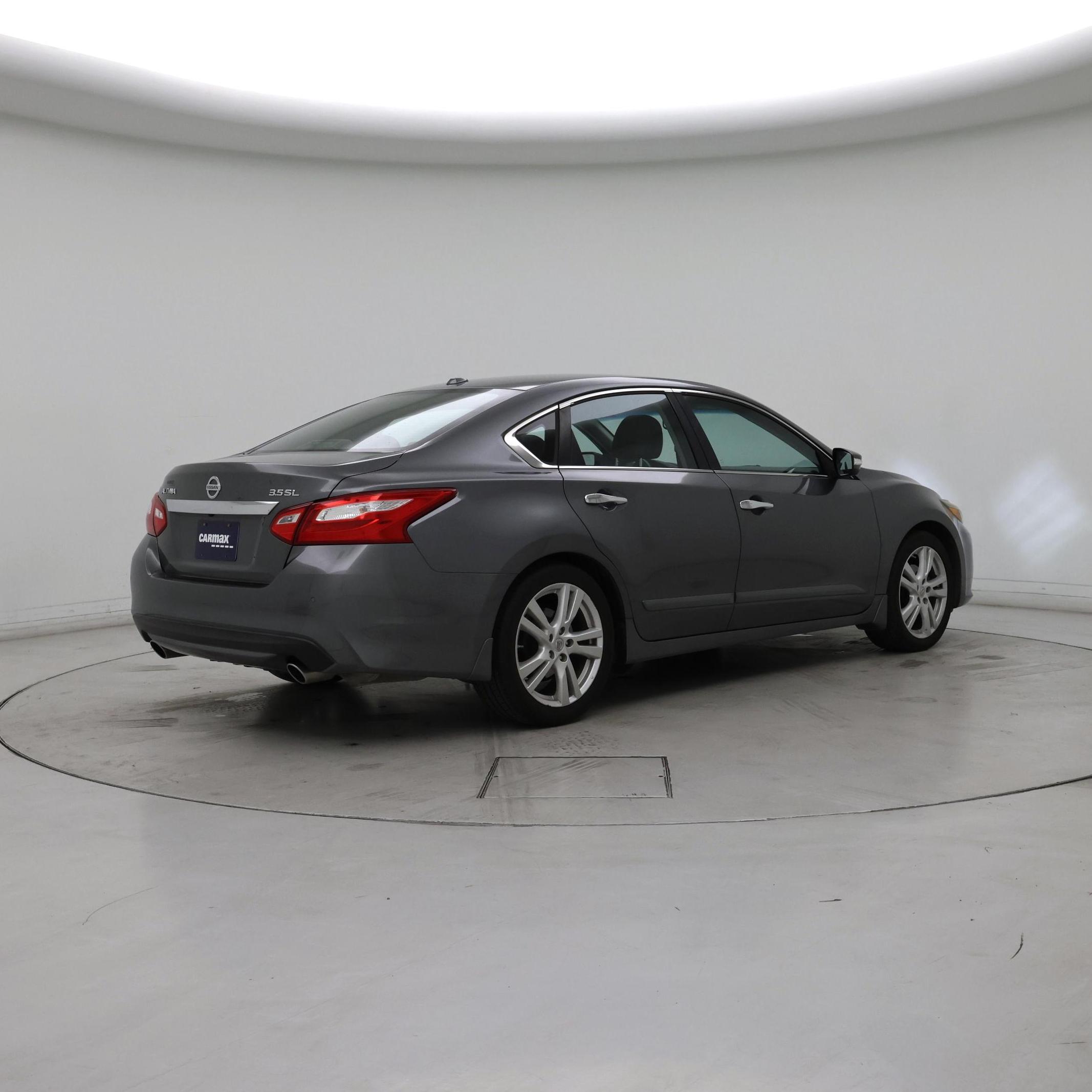 Thumbnail: 2017 Nissan Altima - 8