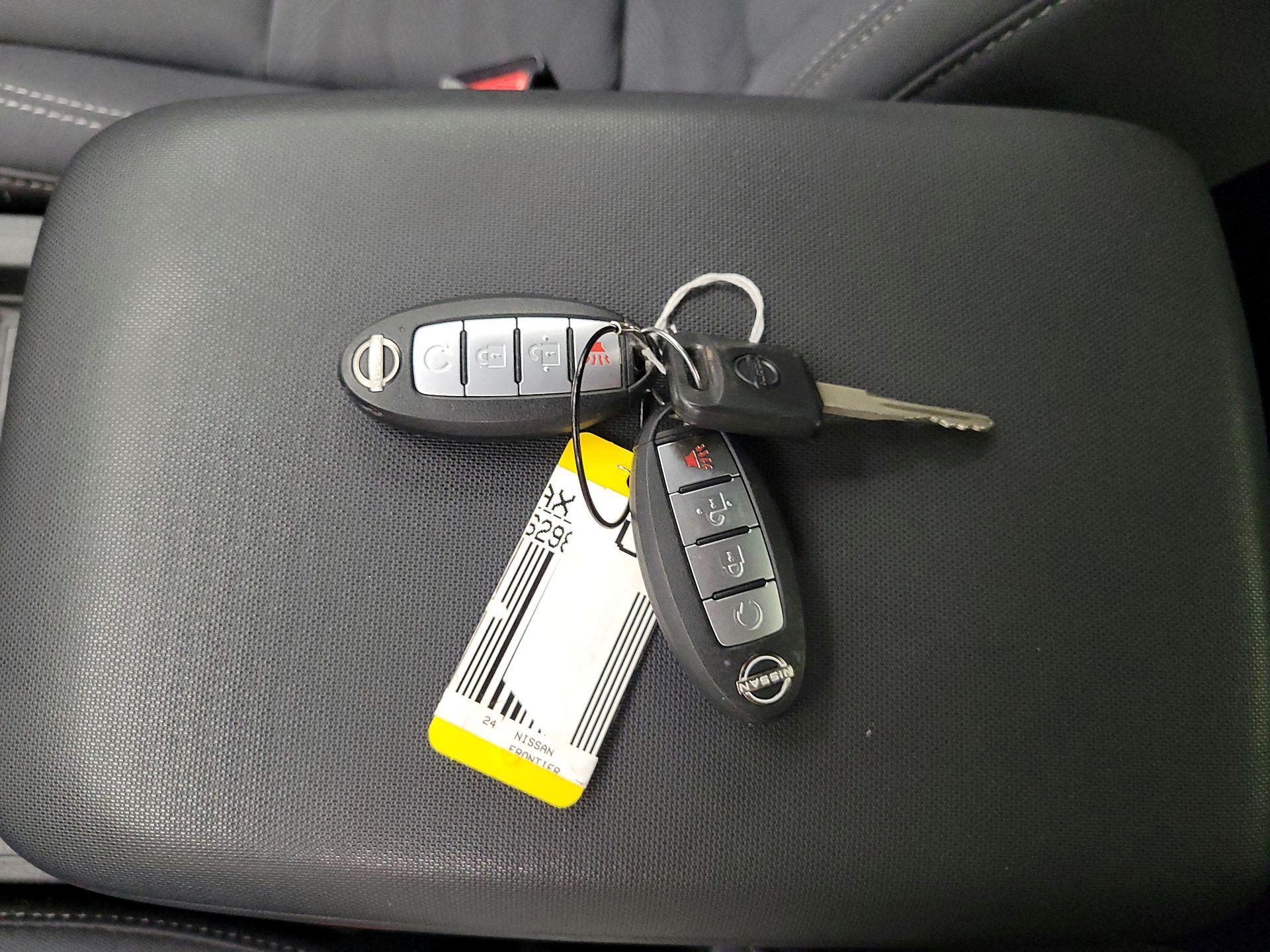 Thumbnail: 2024 Nissan Frontier - 18