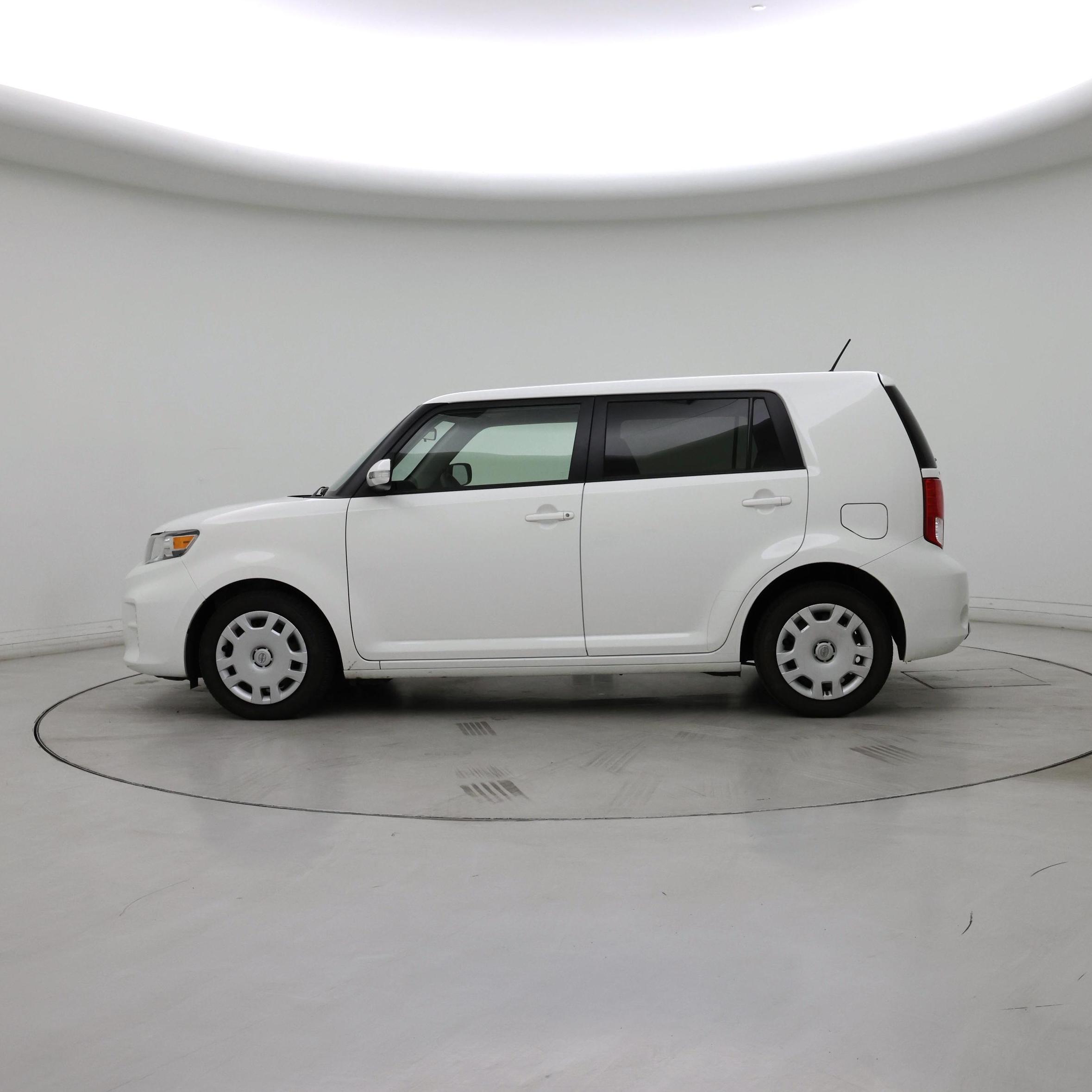Thumbnail: 2015 Scion xB - 3