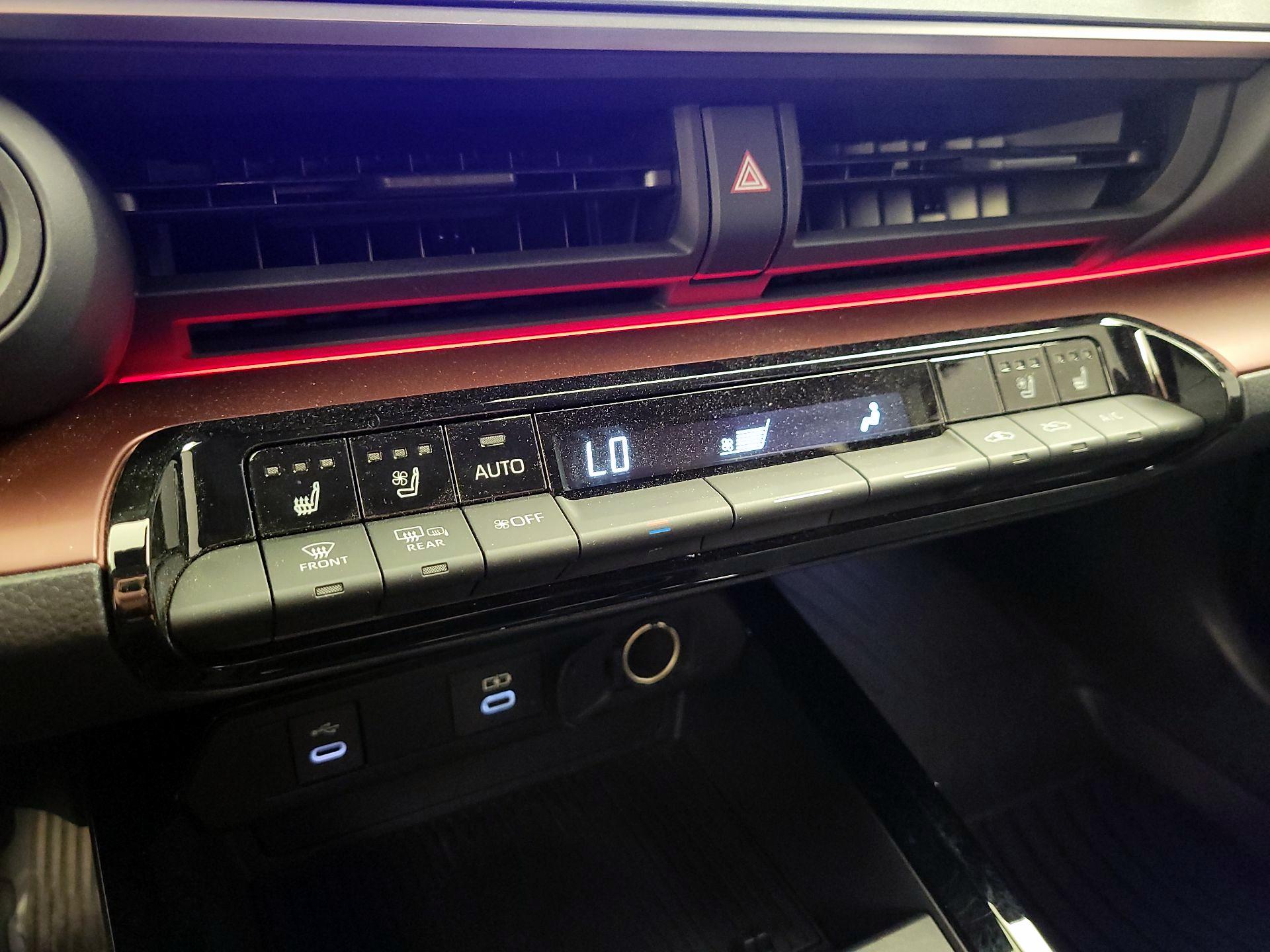 Thumbnail: 2024 Toyota Prius Prime - 16