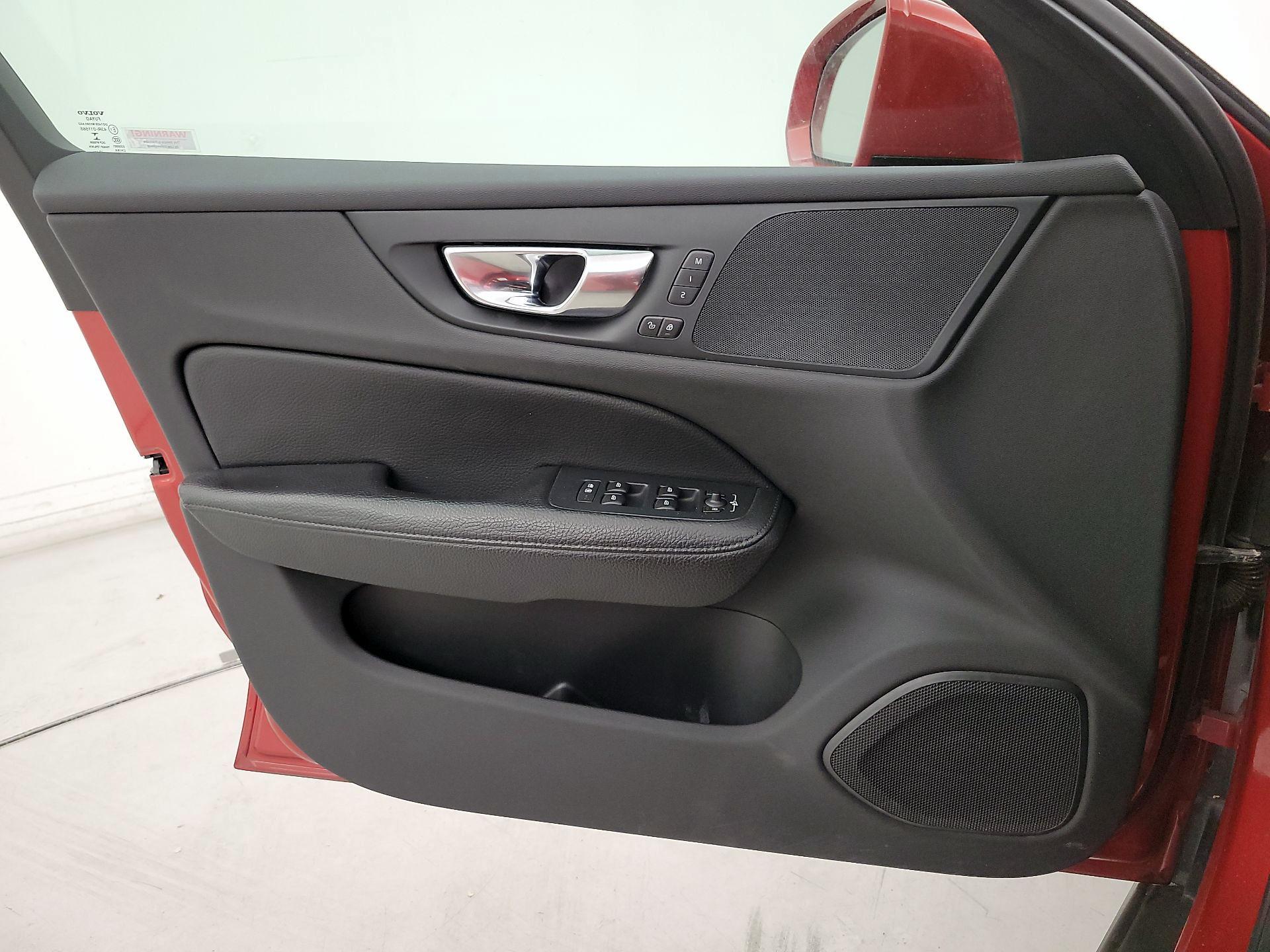 Thumbnail: 2020 Volvo S60 - 12