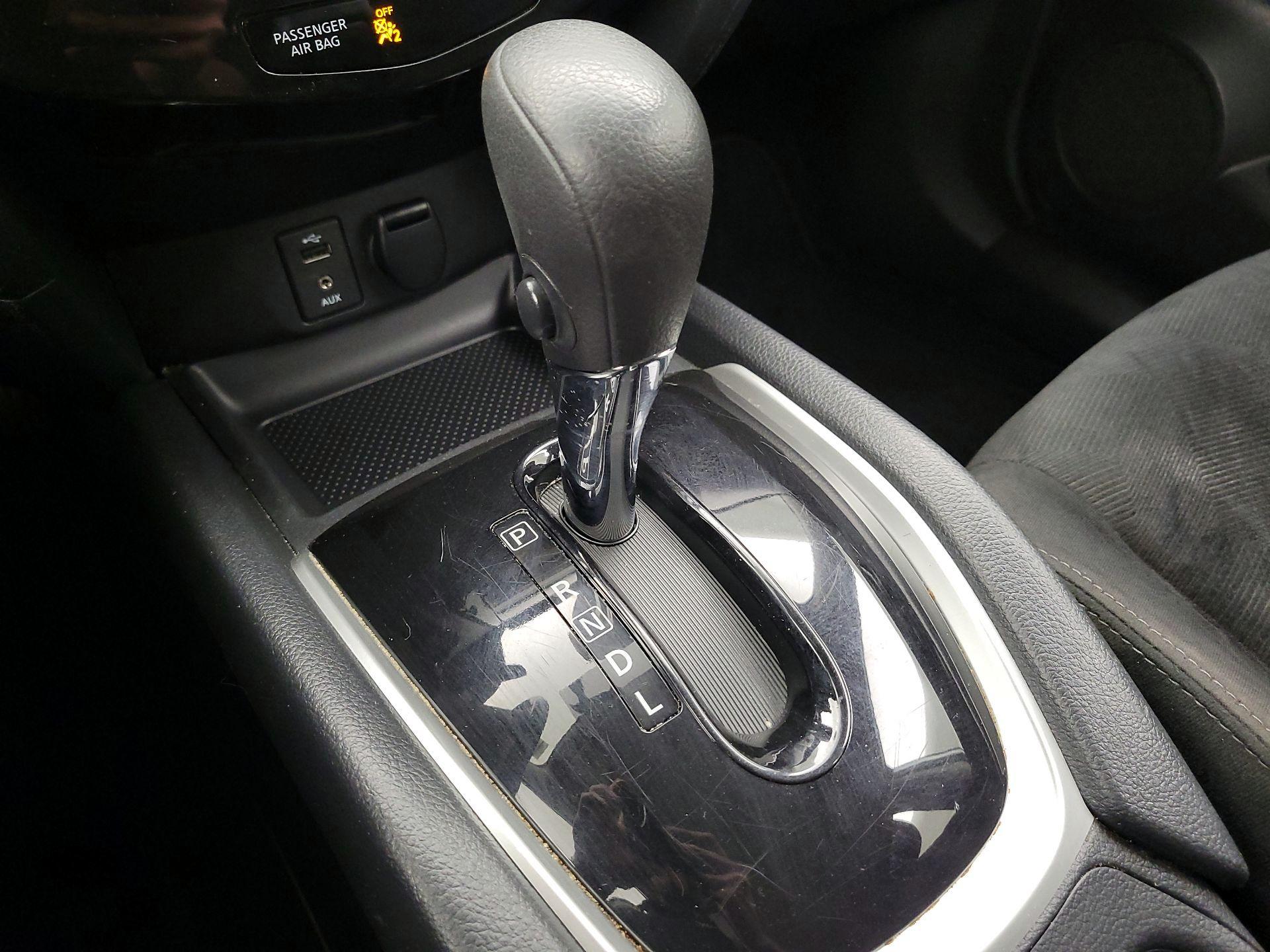 Thumbnail: 2016 Nissan Rogue - 15