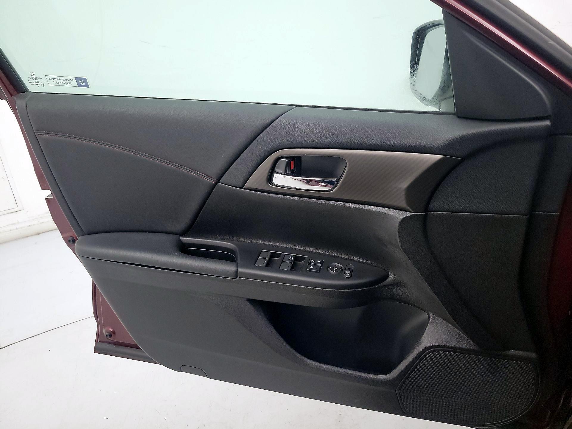 Thumbnail: 2017 Honda Accord - 12