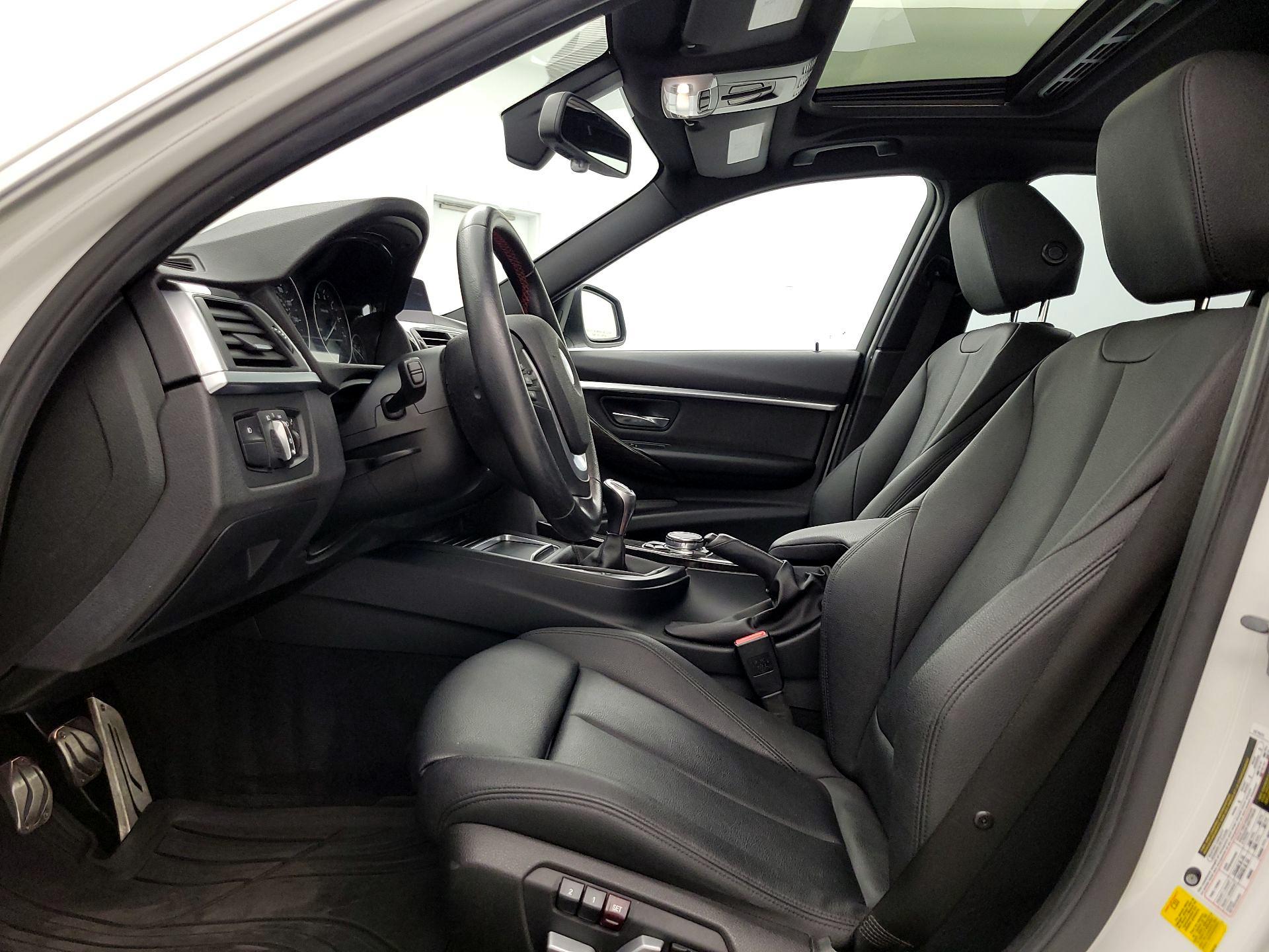 Thumbnail: 2016 BMW 3 Series - 11