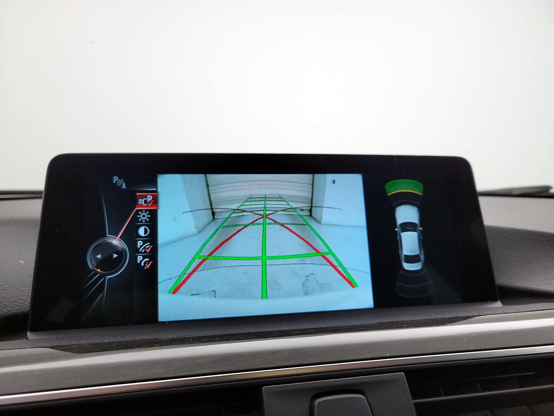 Thumbnail: 2016 BMW 3 Series - 15