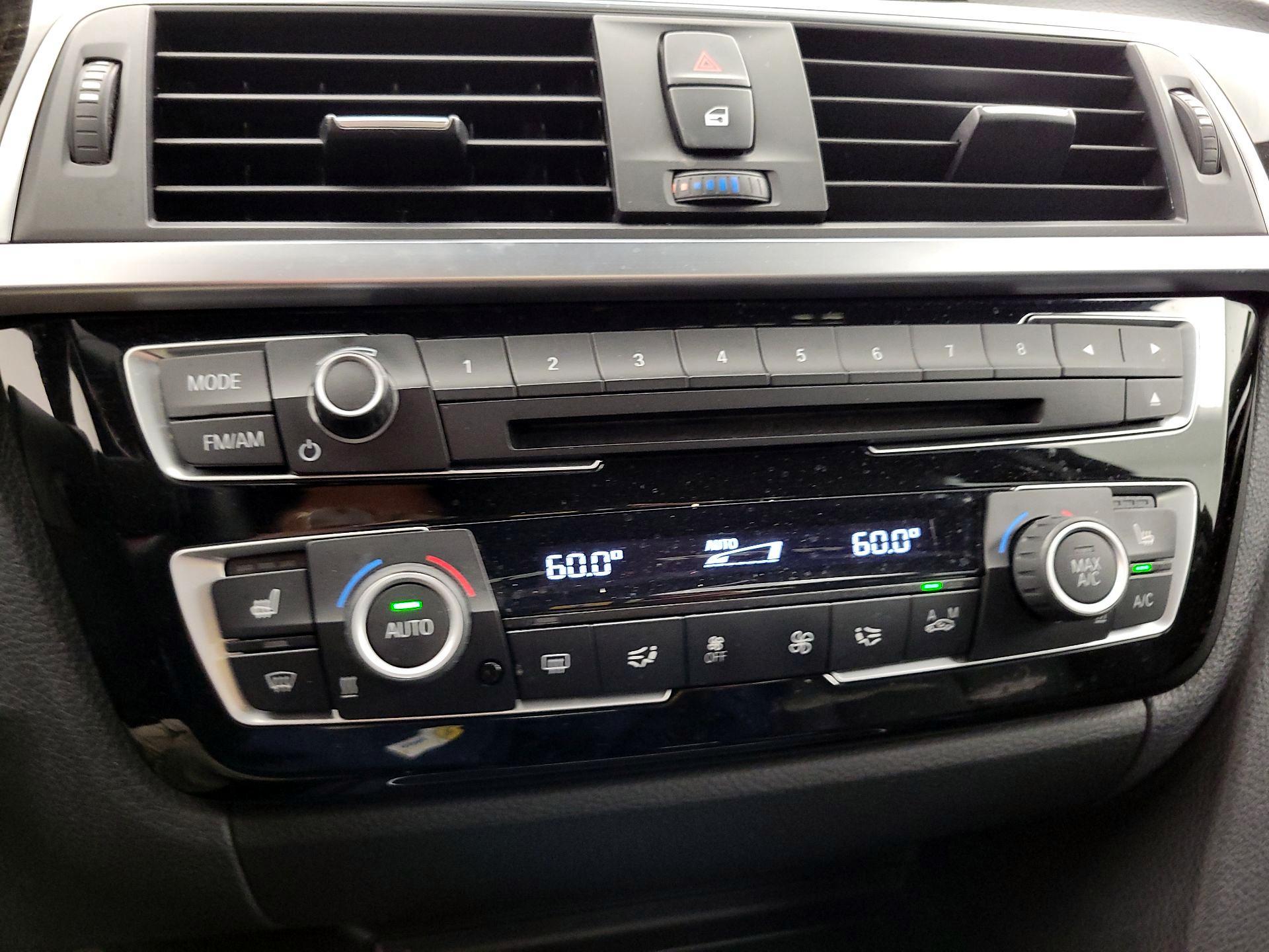 Thumbnail: 2016 BMW 3 Series - 17