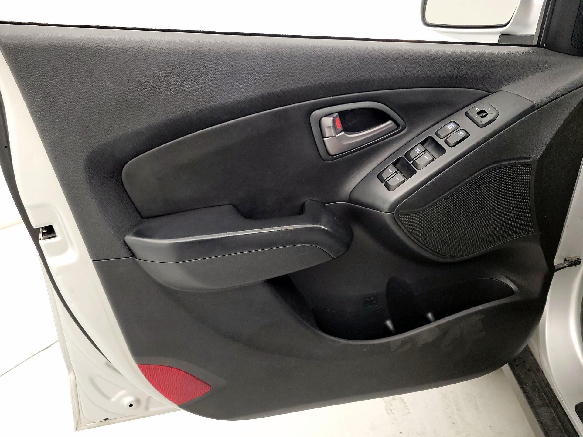 Thumbnail: 2014 Hyundai Tucson - 12