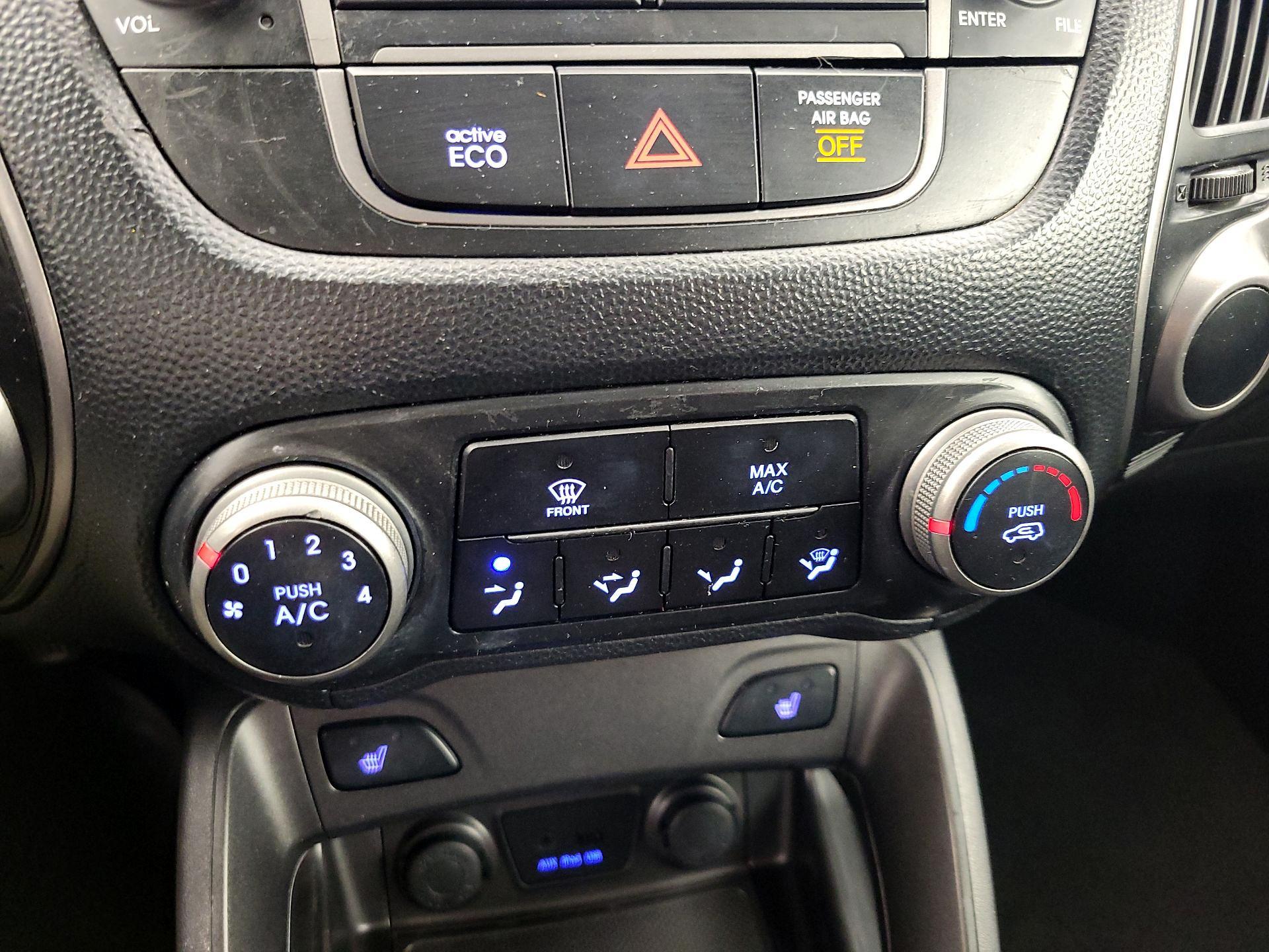 Thumbnail: 2014 Hyundai Tucson - 16