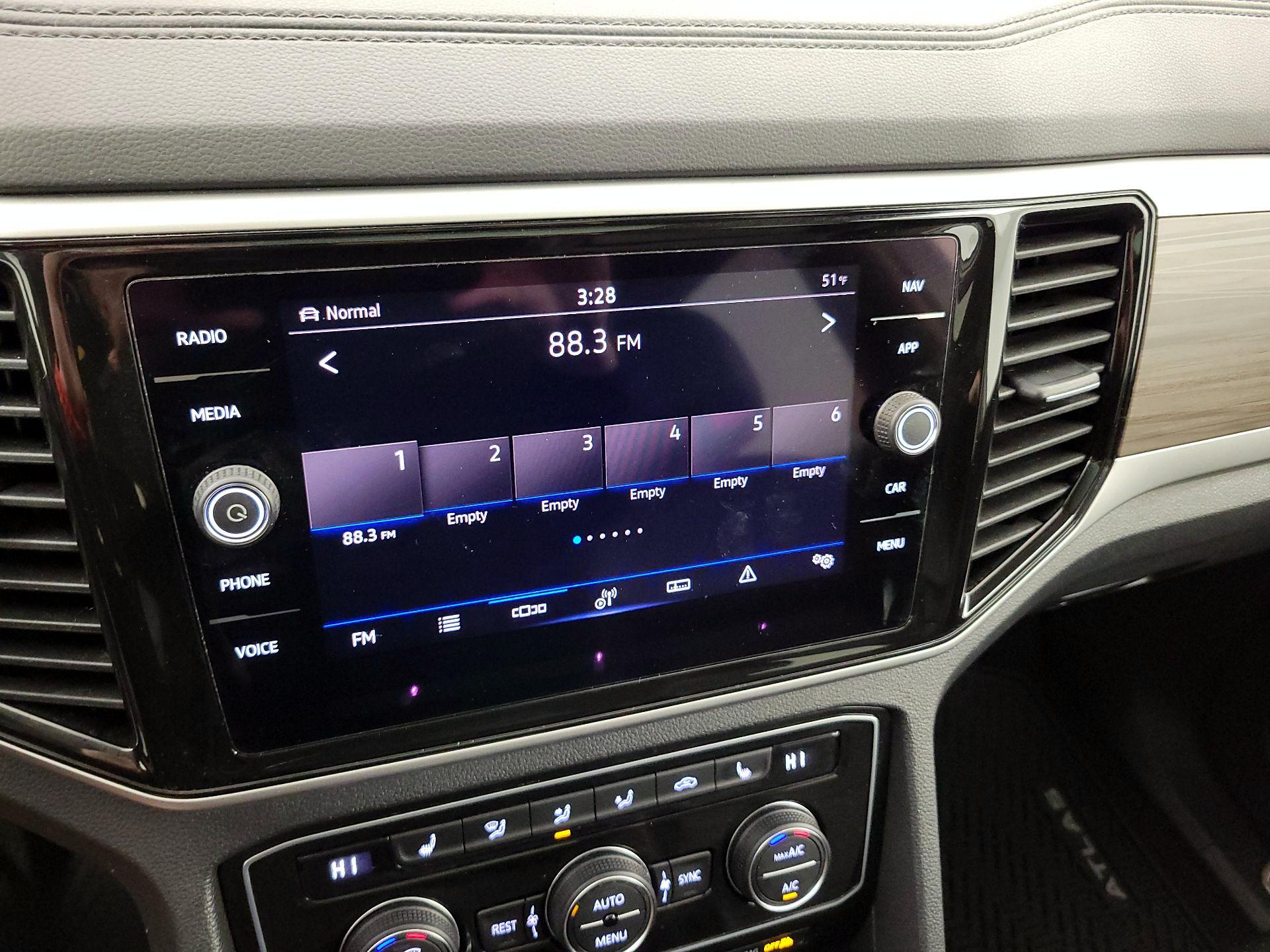 Thumbnail: 2022 Volkswagen Atlas - 15