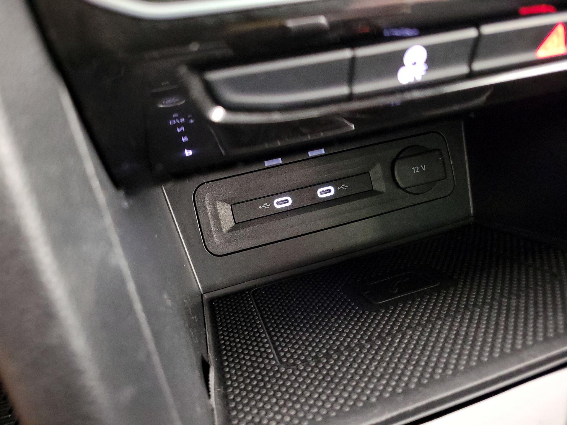 Thumbnail: 2022 Volkswagen Atlas - 18