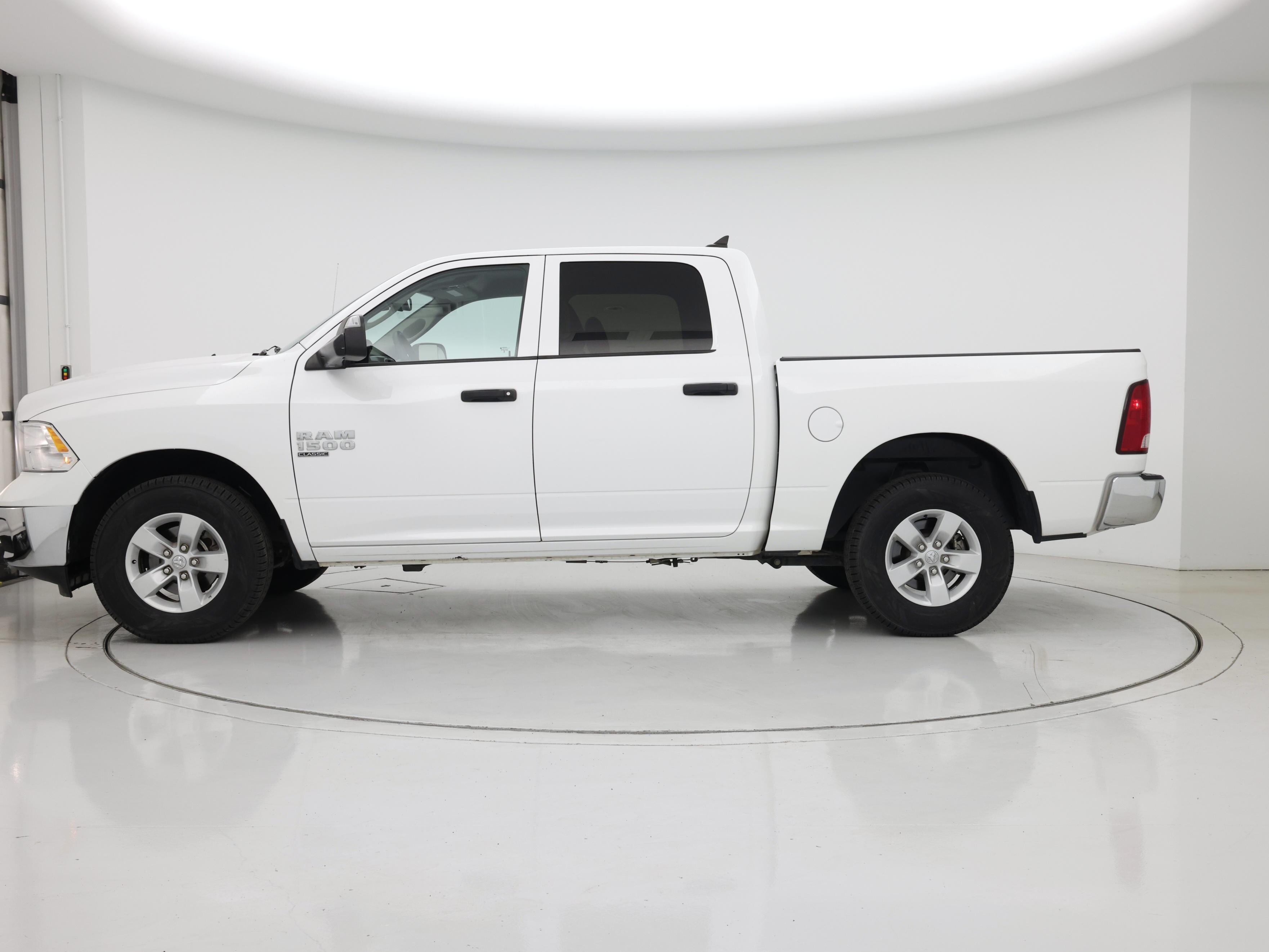 Thumbnail: 2023 RAM 1500 Classic - 3