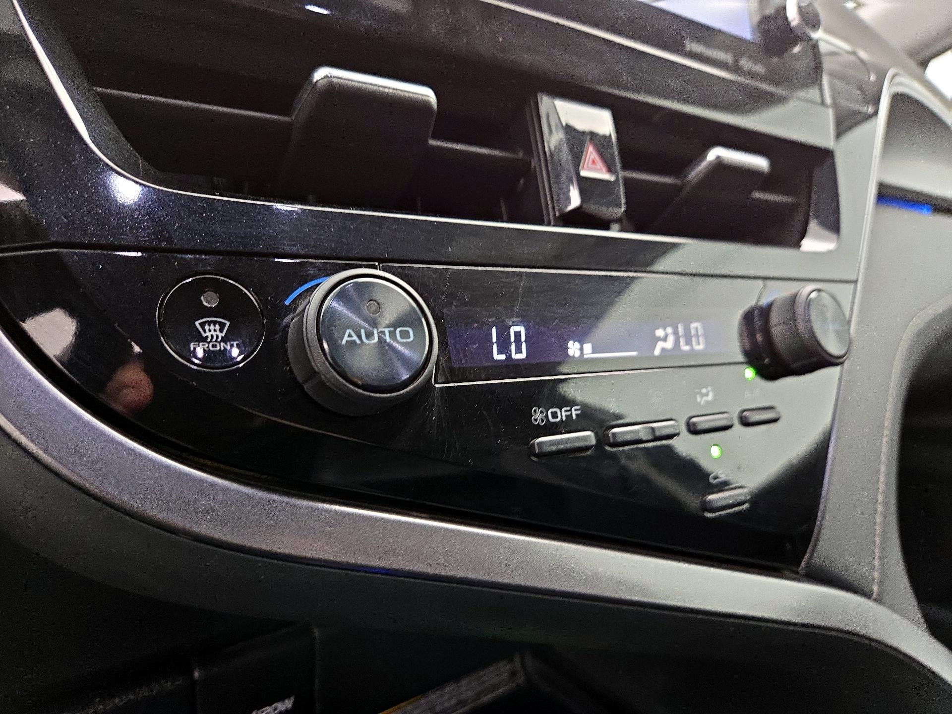 Thumbnail: 2021 Toyota Camry - 16