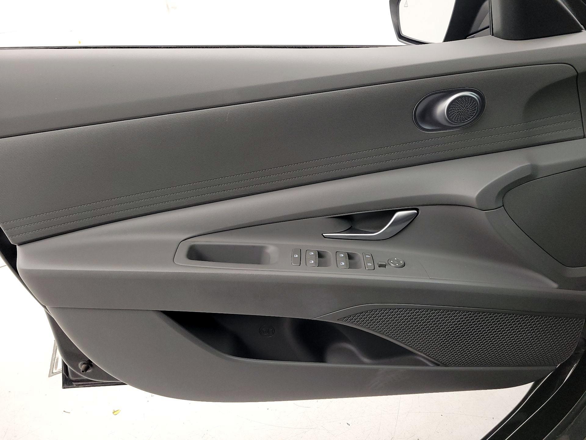 Thumbnail: 2024 Hyundai Elantra - 12