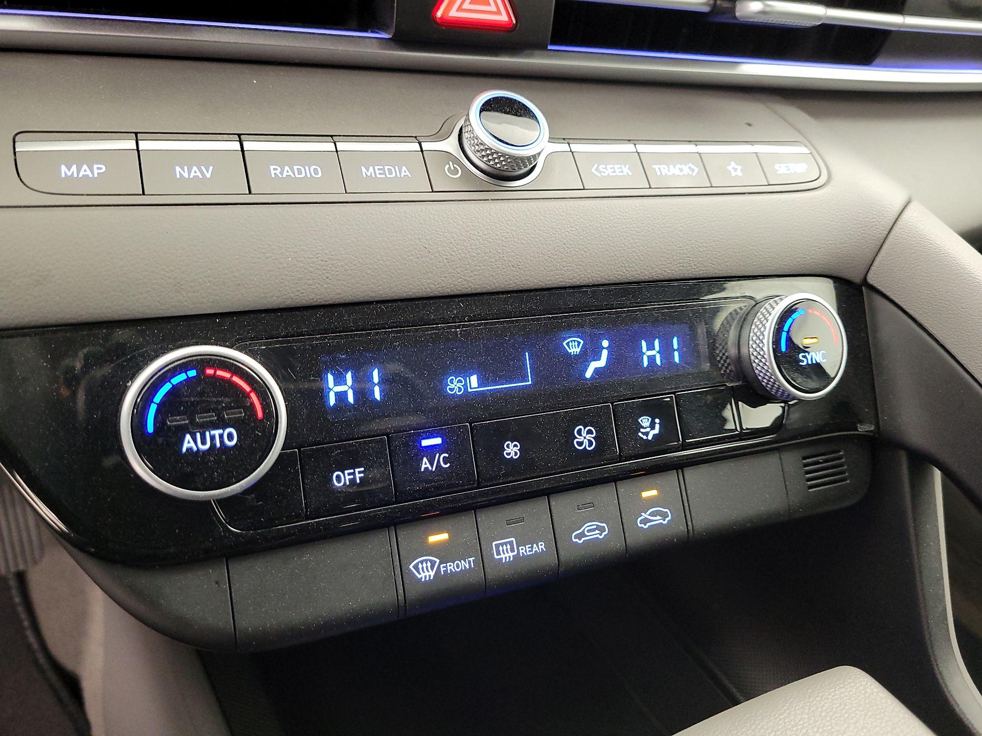 Thumbnail: 2024 Hyundai Elantra - 17