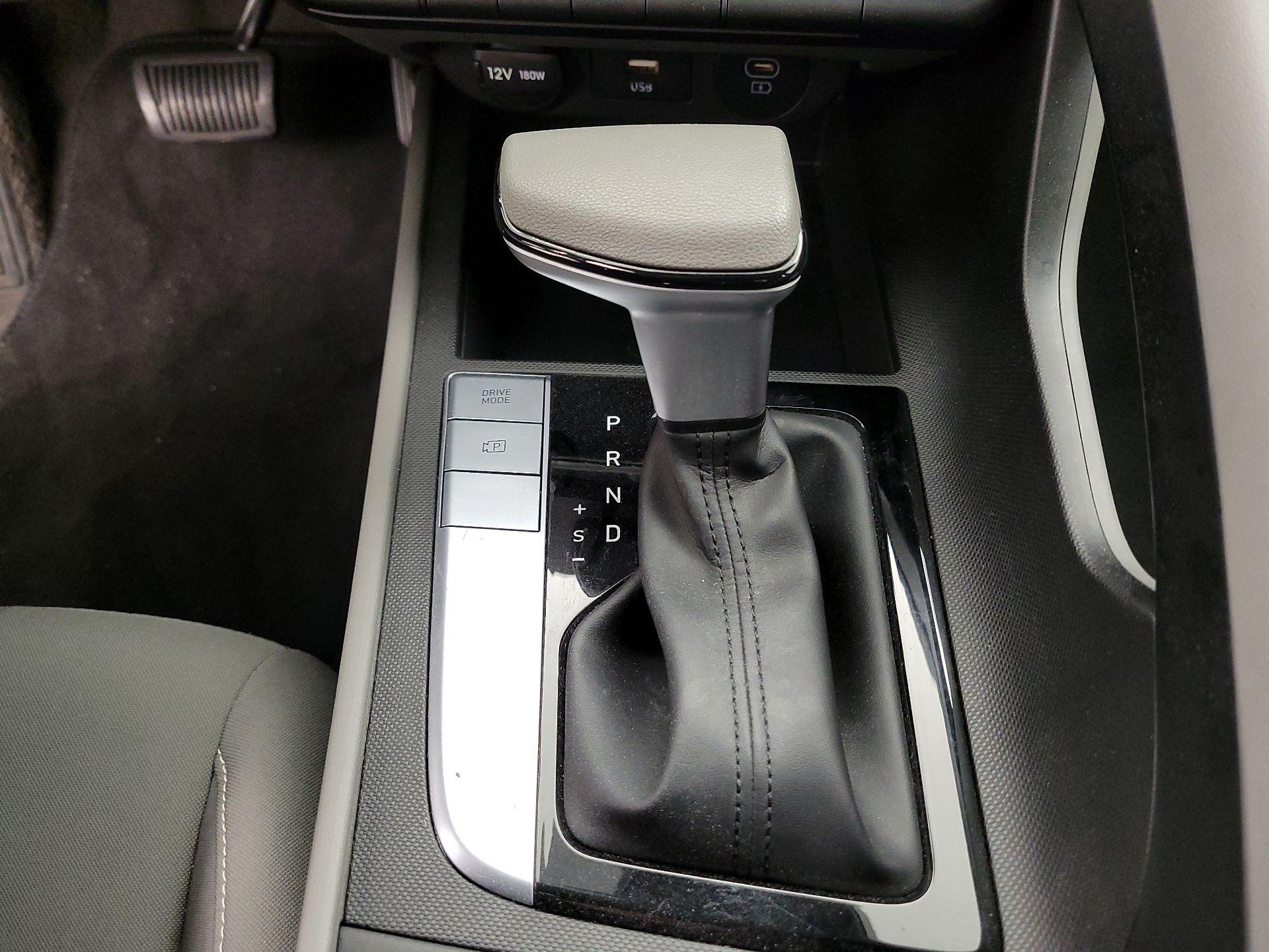 Thumbnail: 2024 Hyundai Elantra - 18