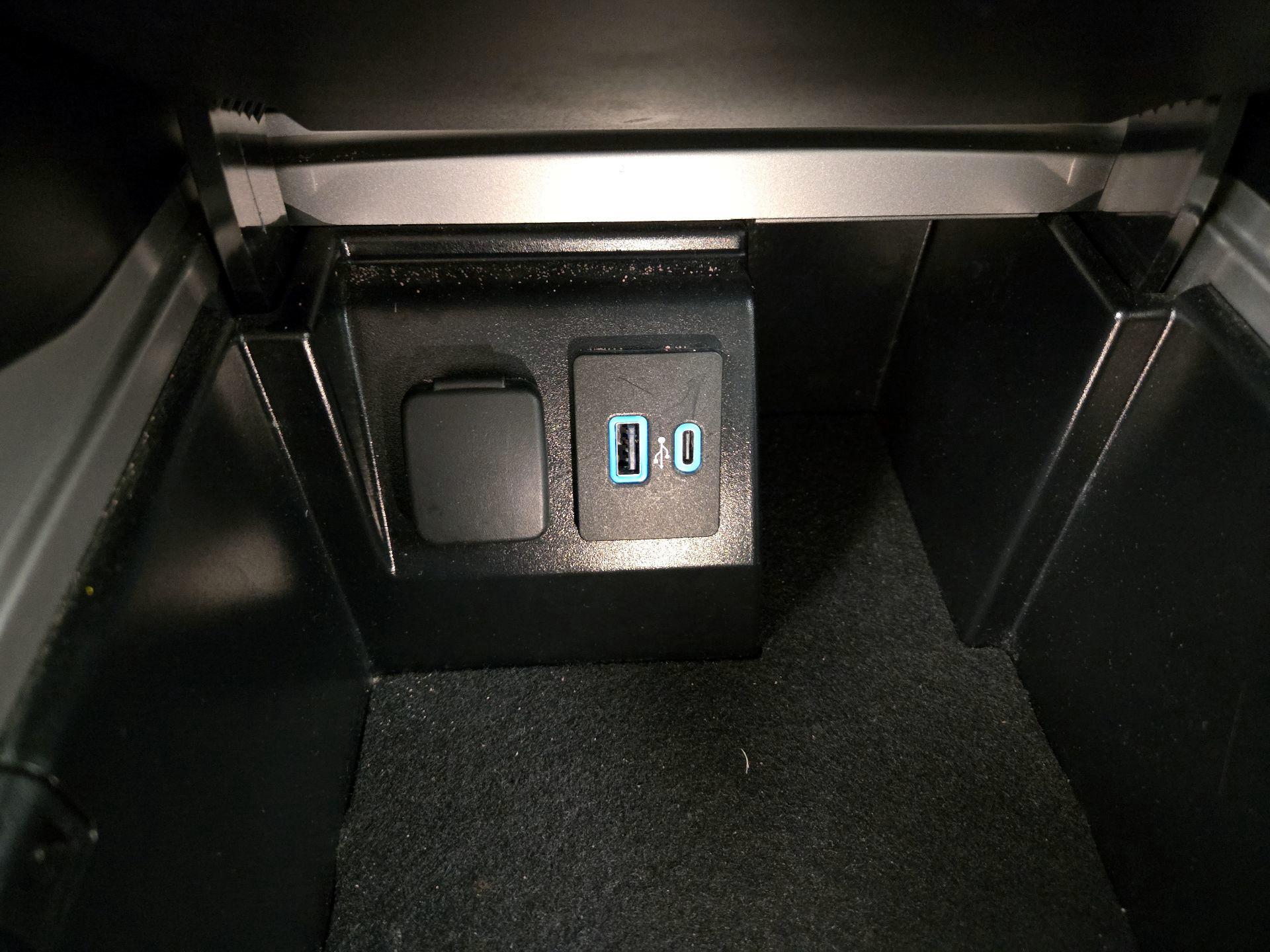 Thumbnail: 2023 Ford Explorer - 19