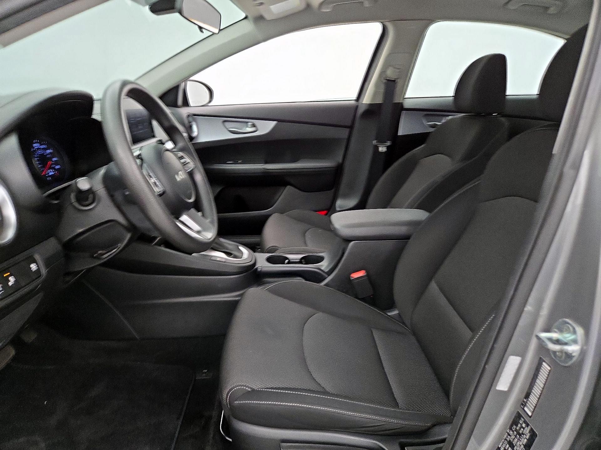 Thumbnail: 2022 Kia Forte - 11