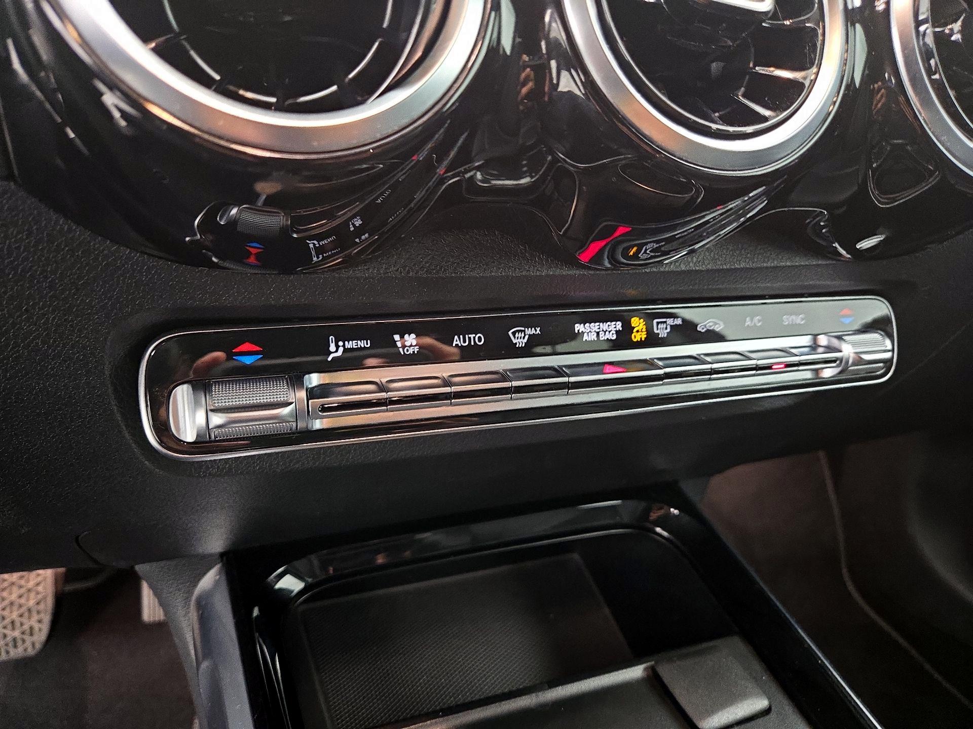 Thumbnail: 2022 Mercedes-Benz GLB - 17