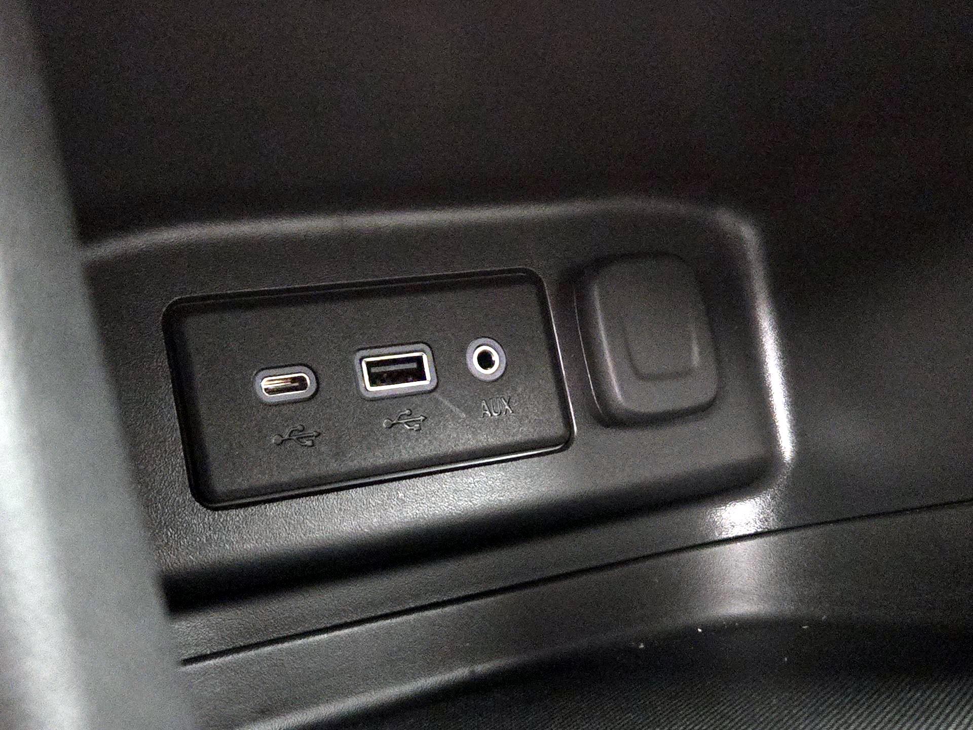 Thumbnail: 2023 Chevrolet Equinox - 18