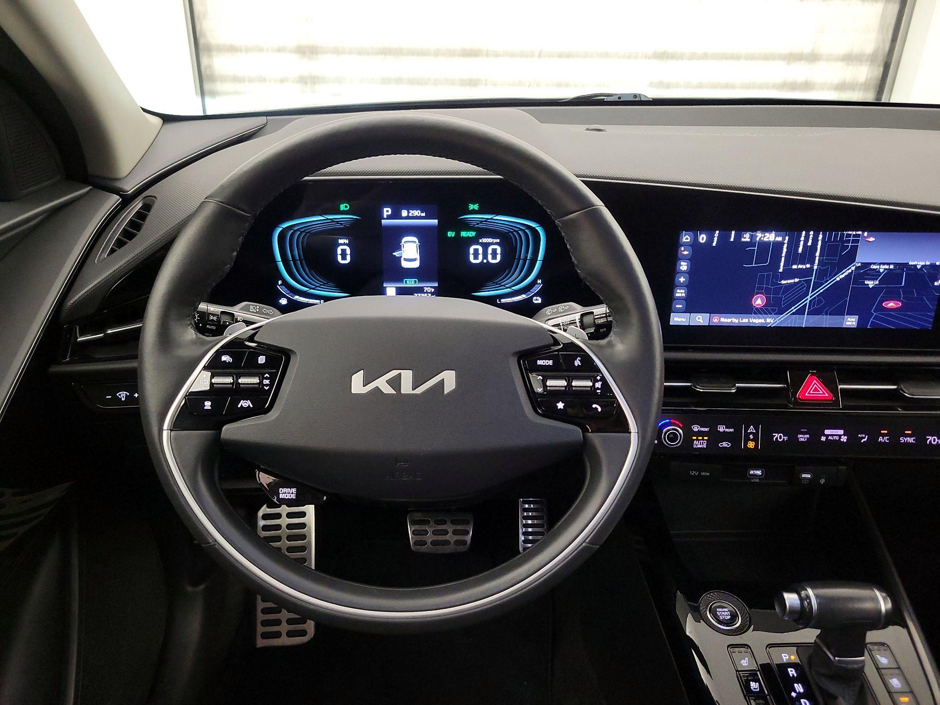 Thumbnail: 2023 Kia Niro - 10