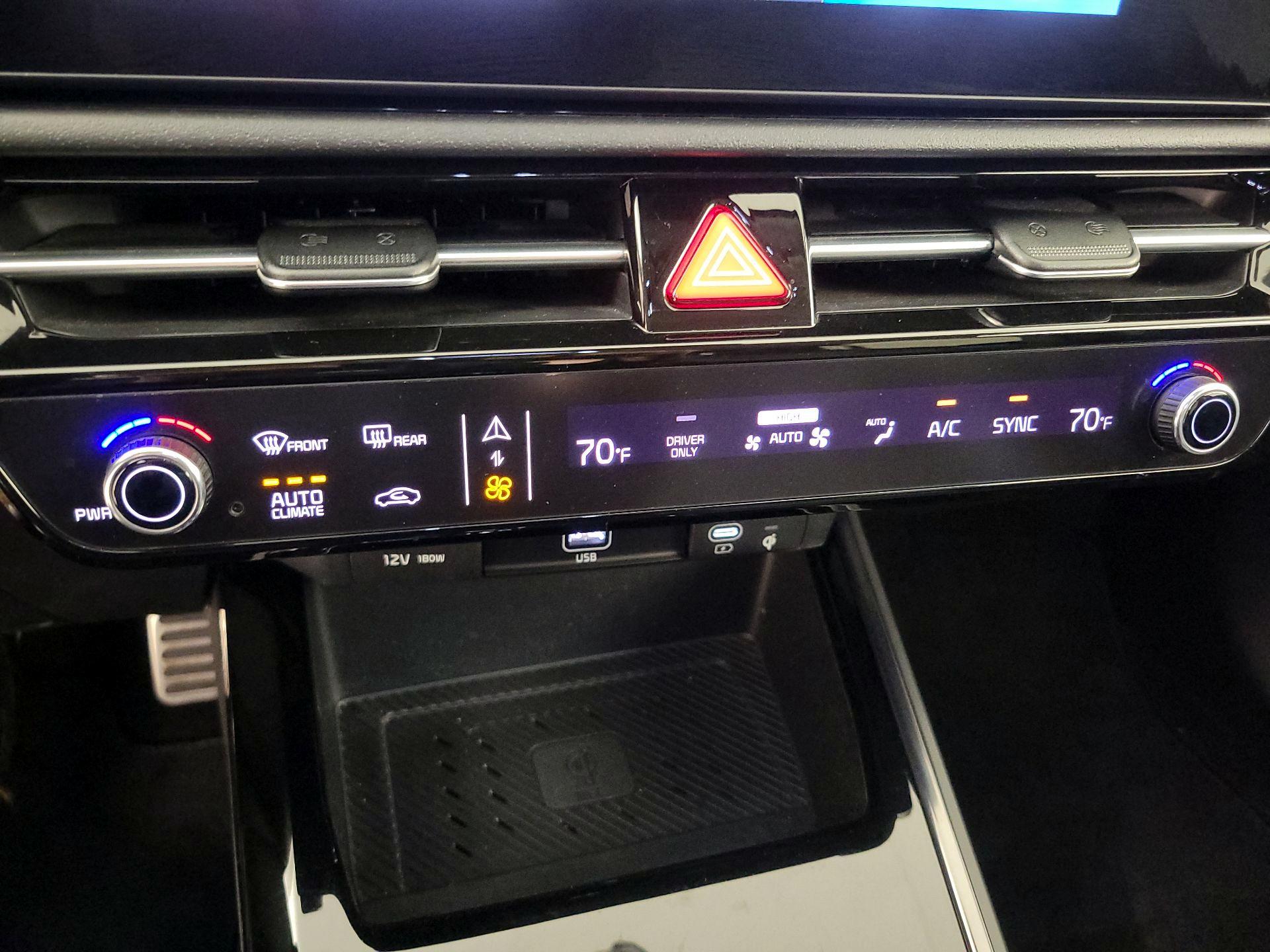 Thumbnail: 2023 Kia Niro - 17