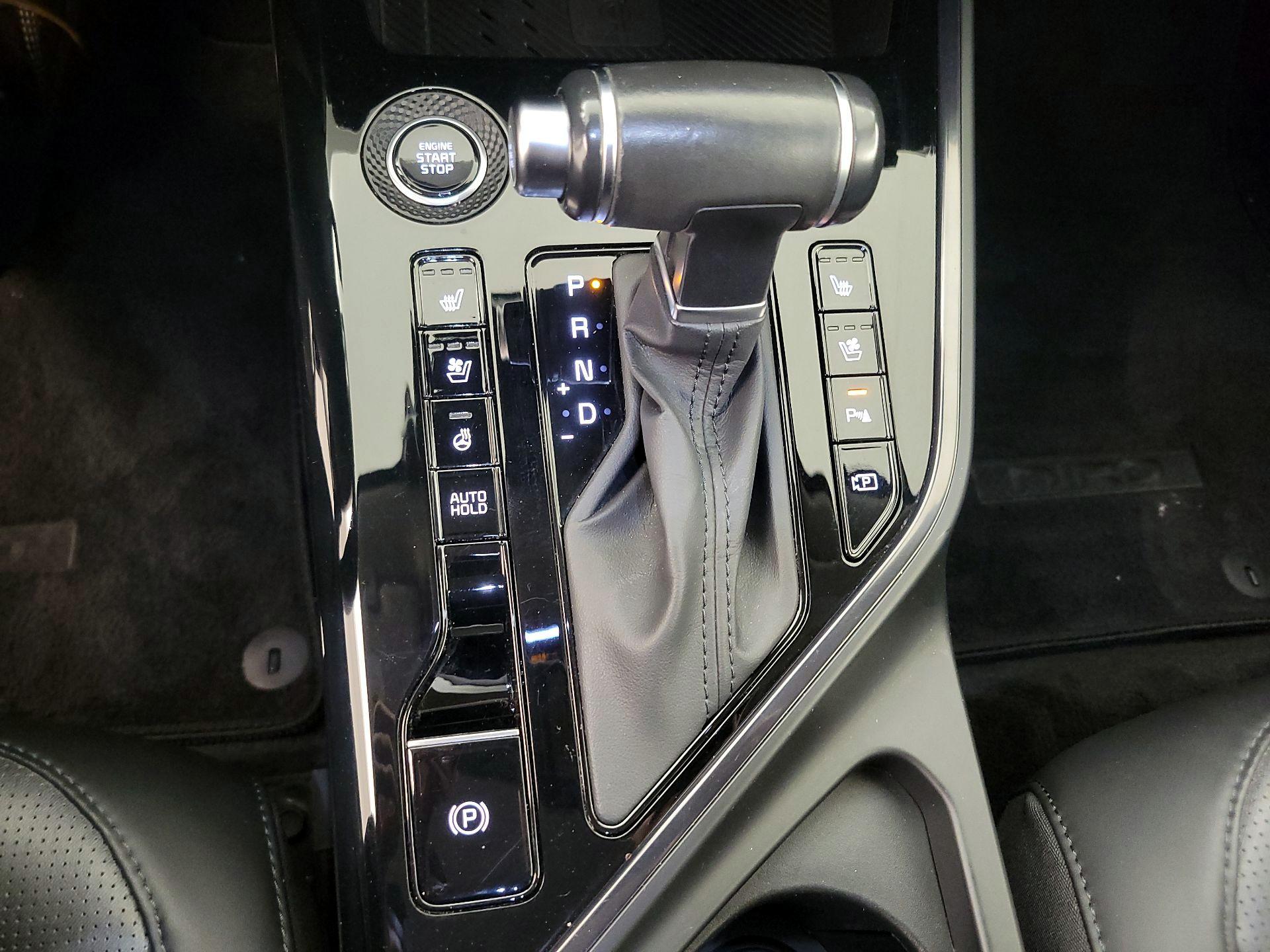 Thumbnail: 2023 Kia Niro - 18