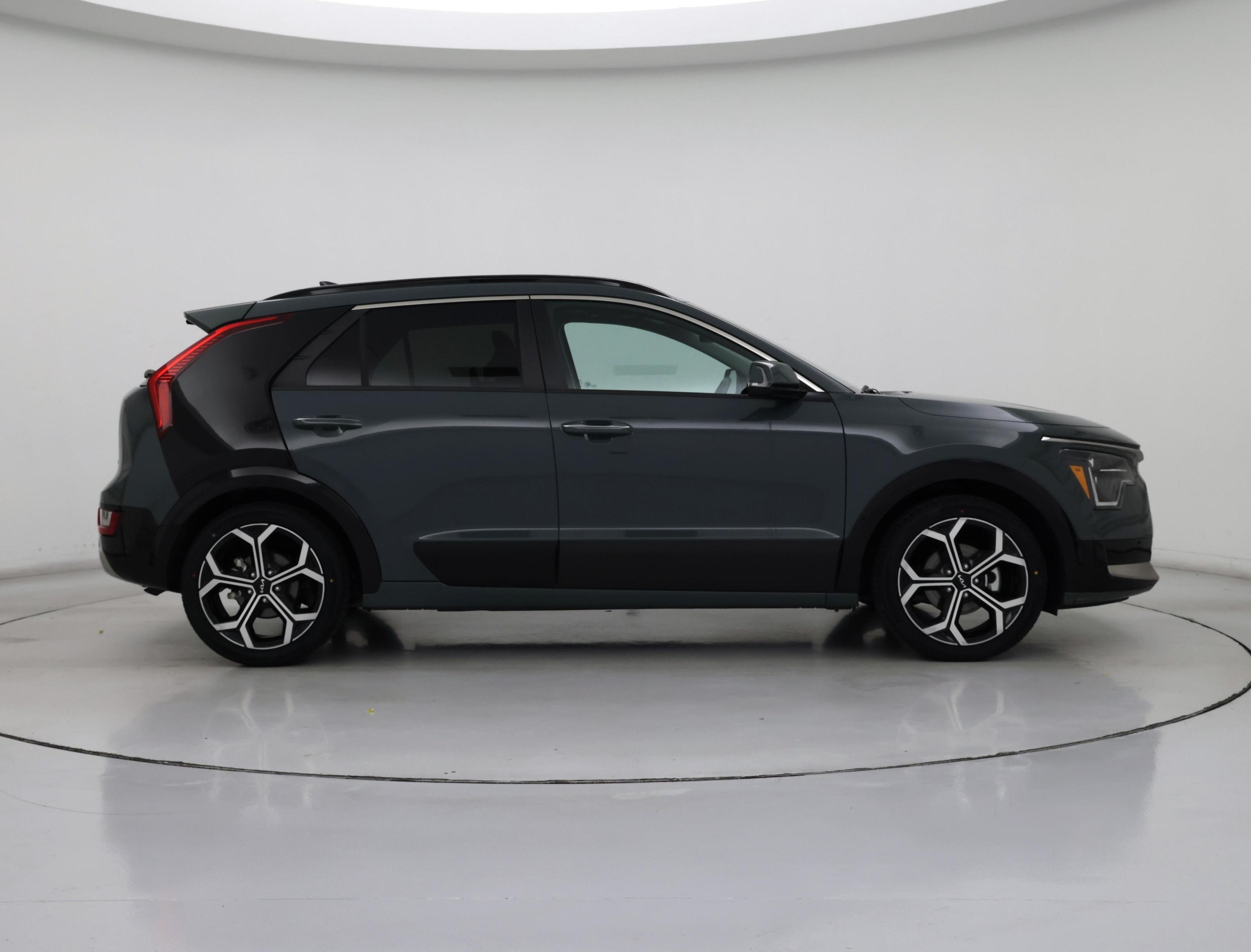 Thumbnail: 2023 Kia Niro - 7