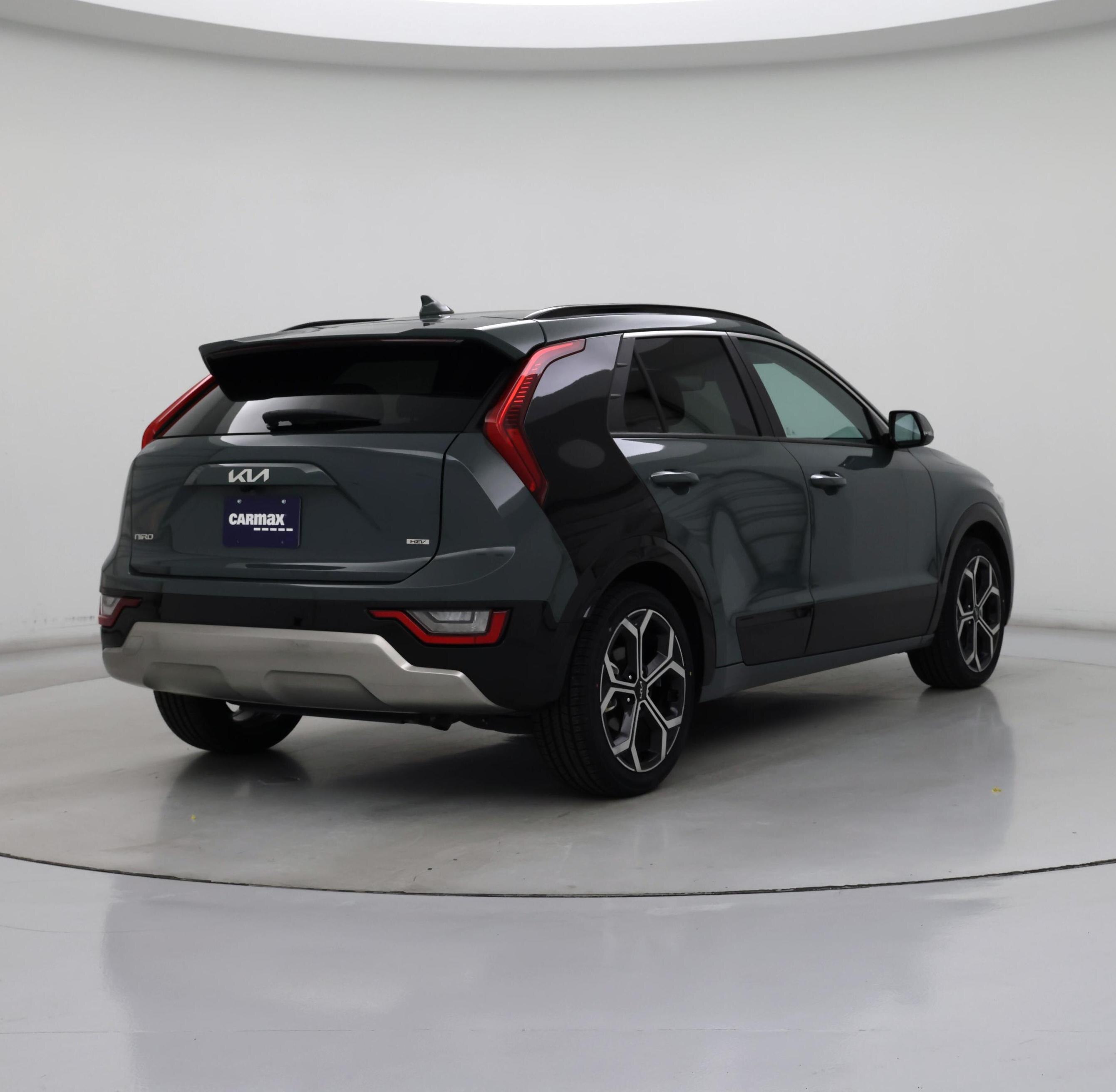 Thumbnail: 2023 Kia Niro - 8