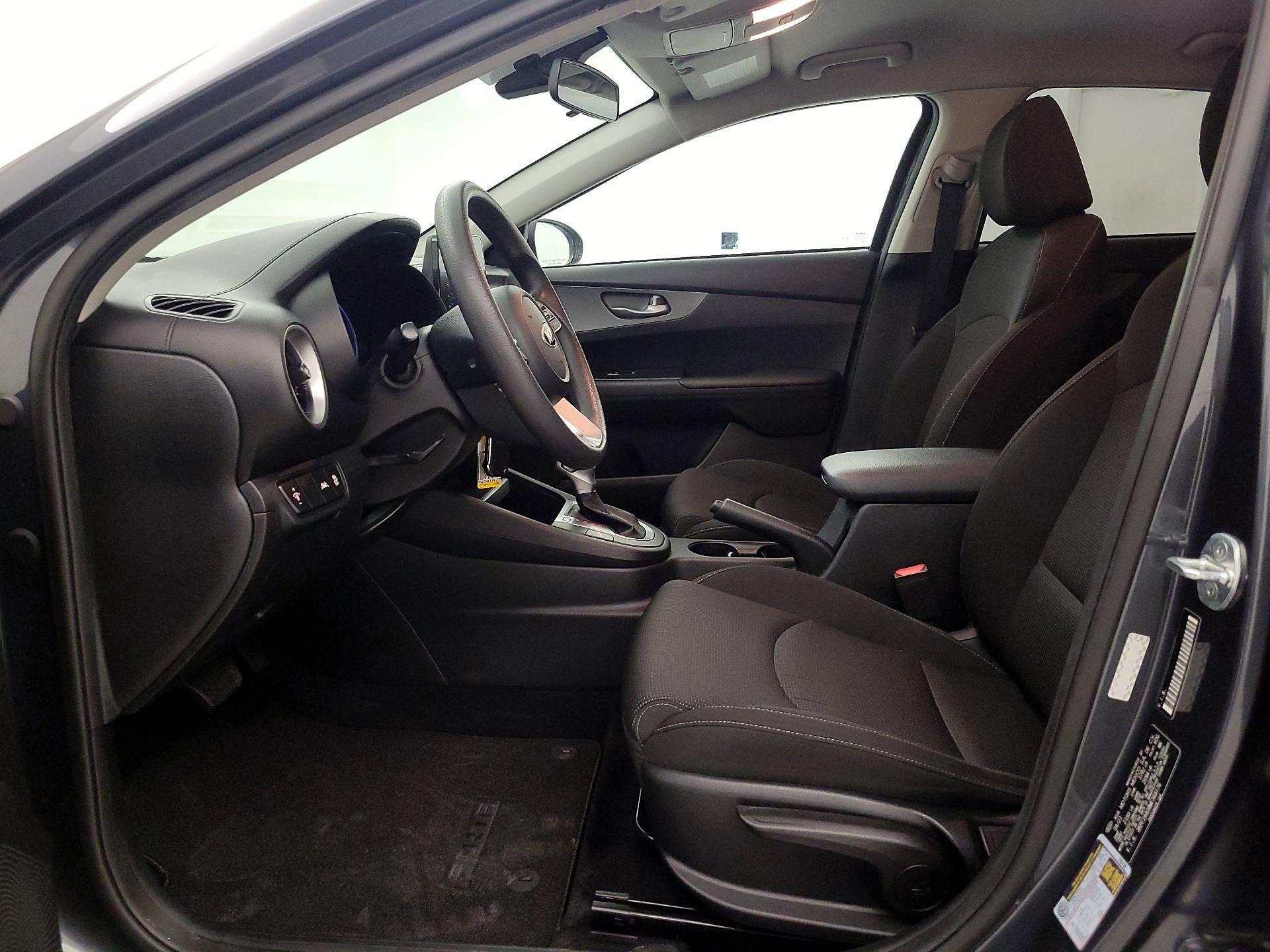 Thumbnail: 2021 Kia Forte - 11