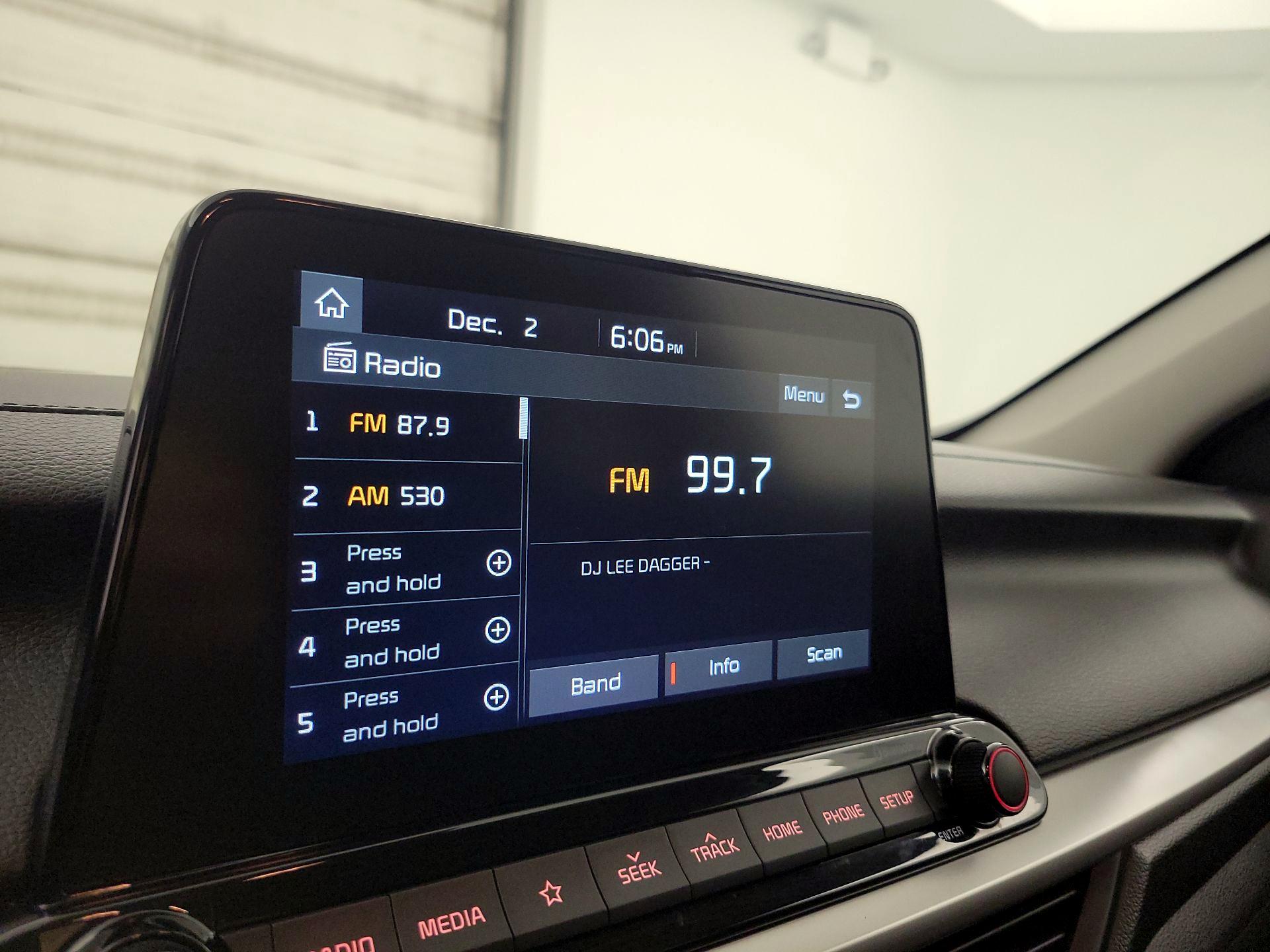 Thumbnail: 2021 Kia Forte - 15