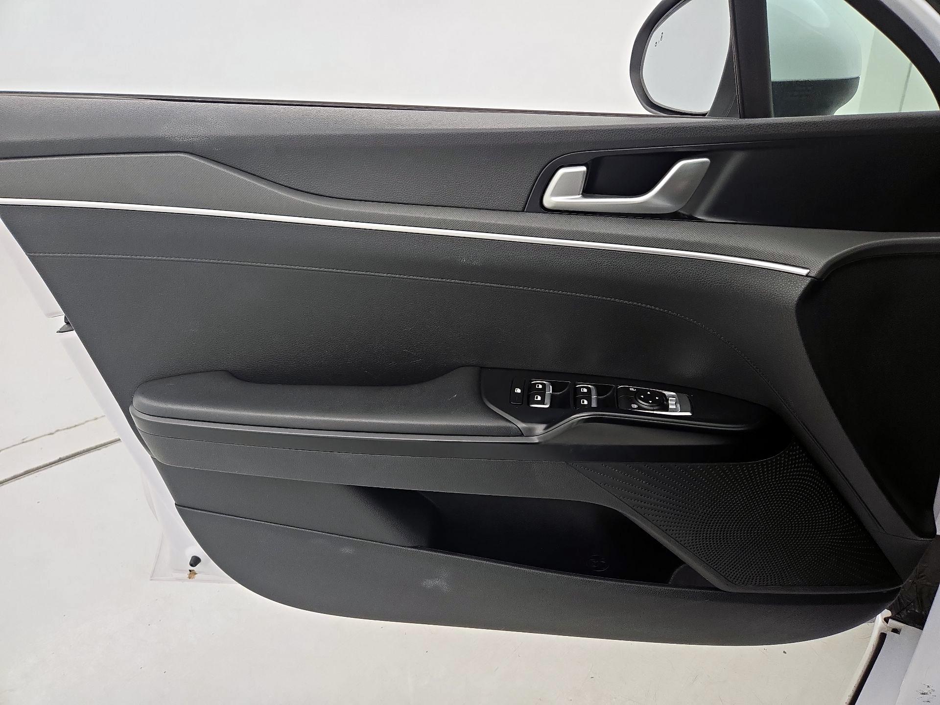 Thumbnail: 2022 Kia K5 - 12