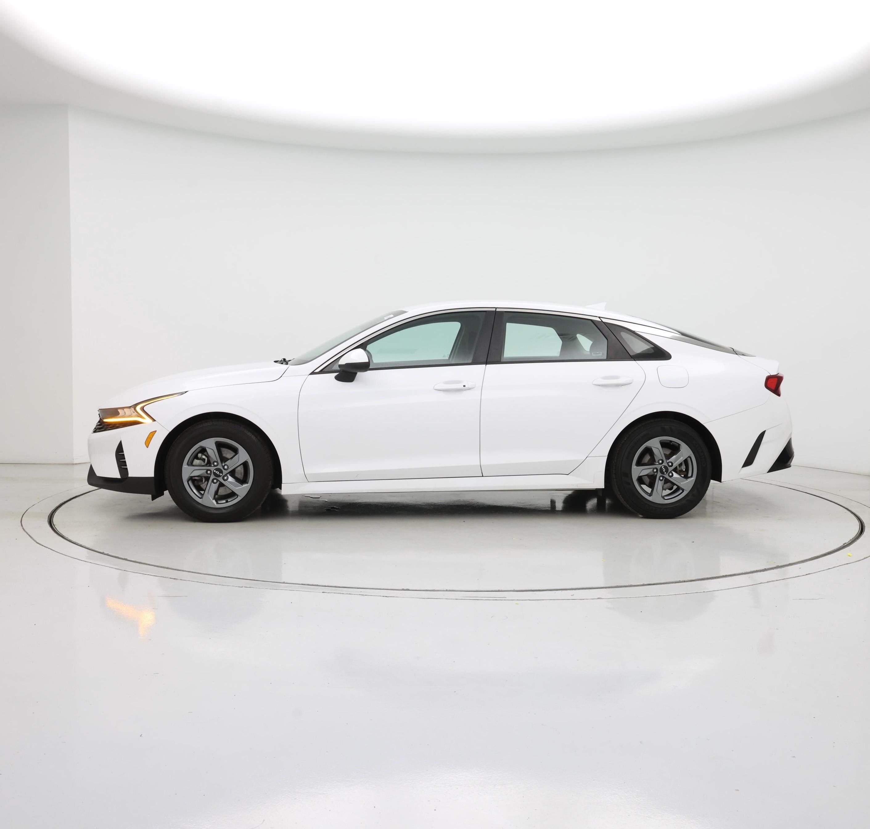 Thumbnail: 2022 Kia K5 - 3