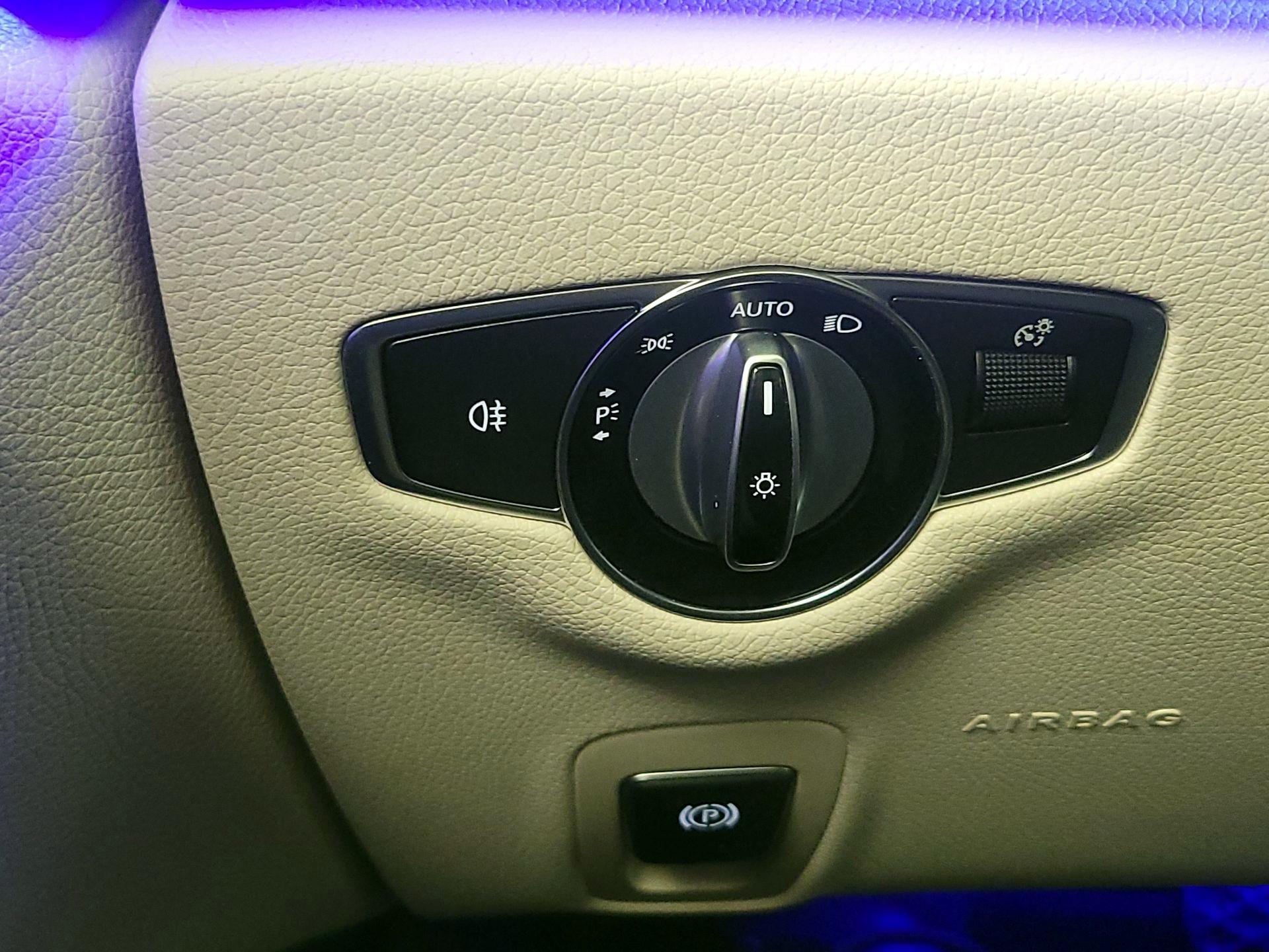 Thumbnail: 2021 Mercedes-Benz E-Class - 13