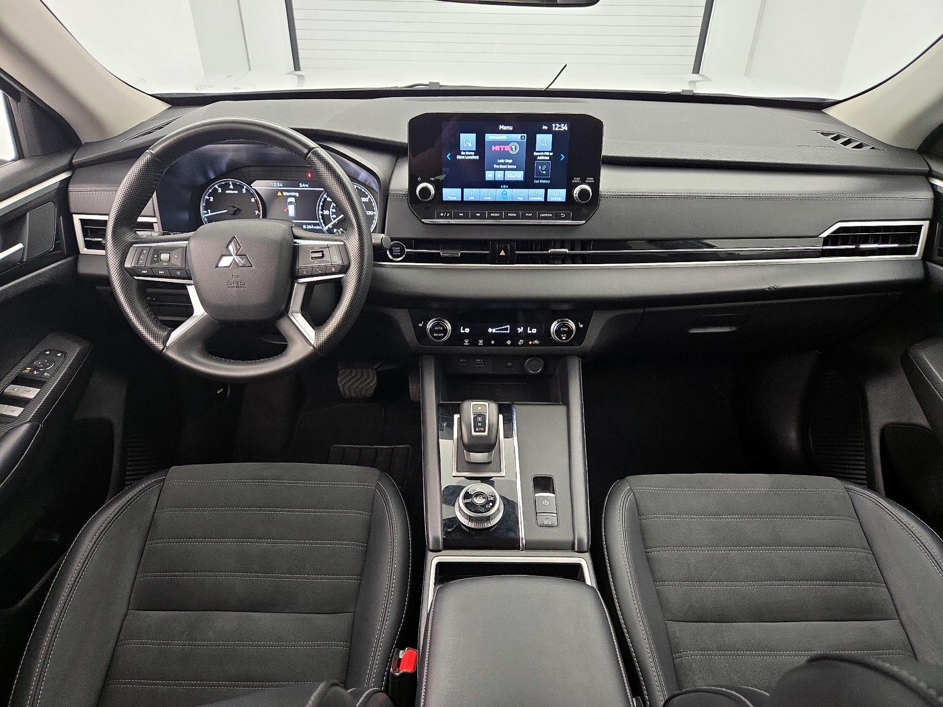 Thumbnail: 2024 Mitsubishi Outlander - 9