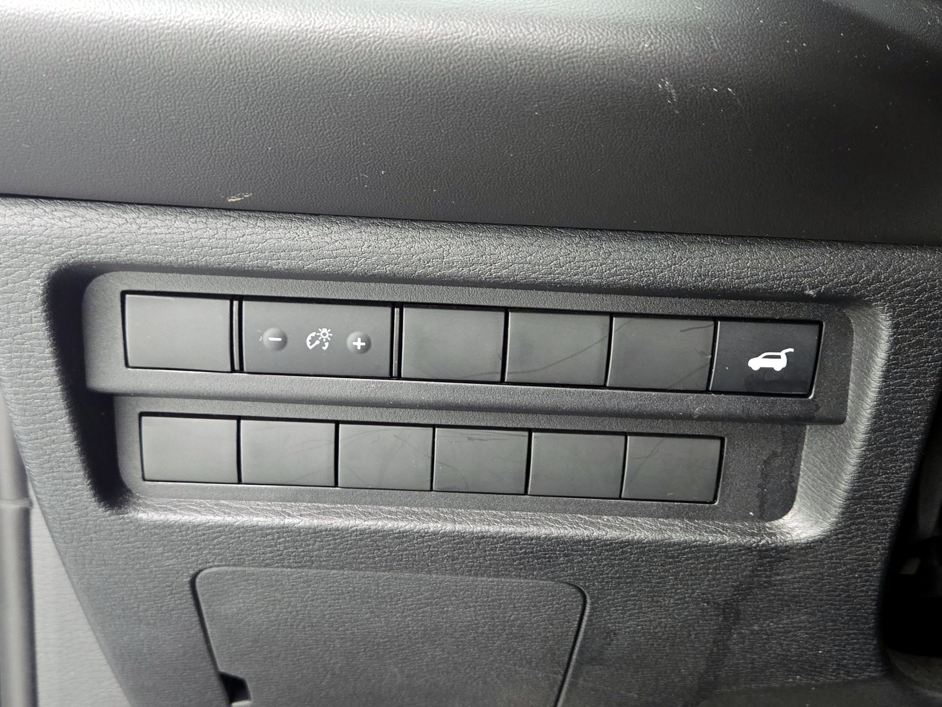 Thumbnail: 2024 Mitsubishi Outlander - 13