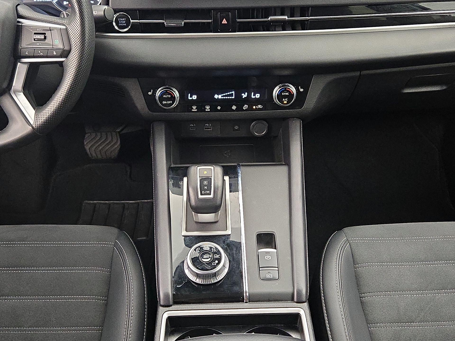 Thumbnail: 2024 Mitsubishi Outlander - 18