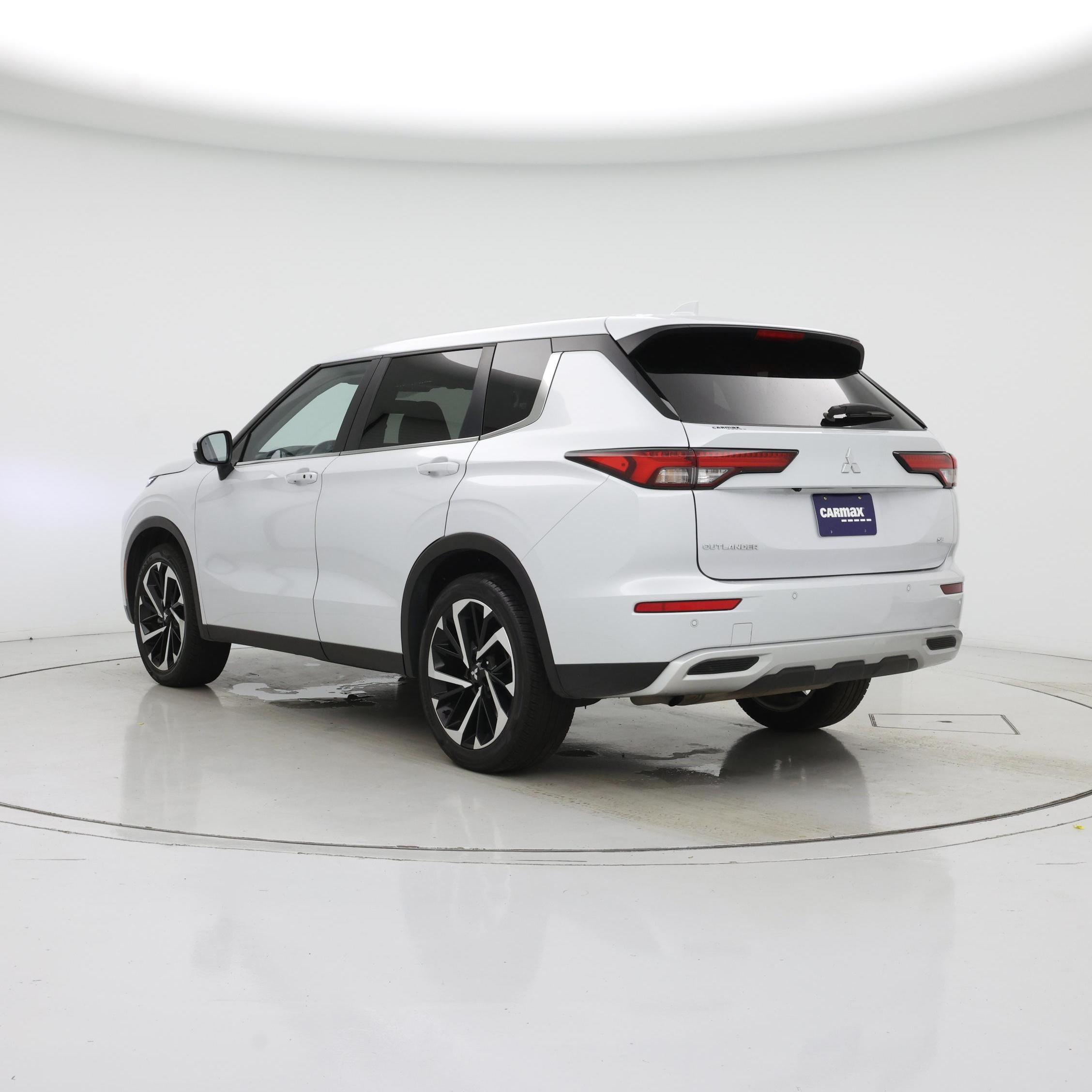 Thumbnail: 2024 Mitsubishi Outlander - 2