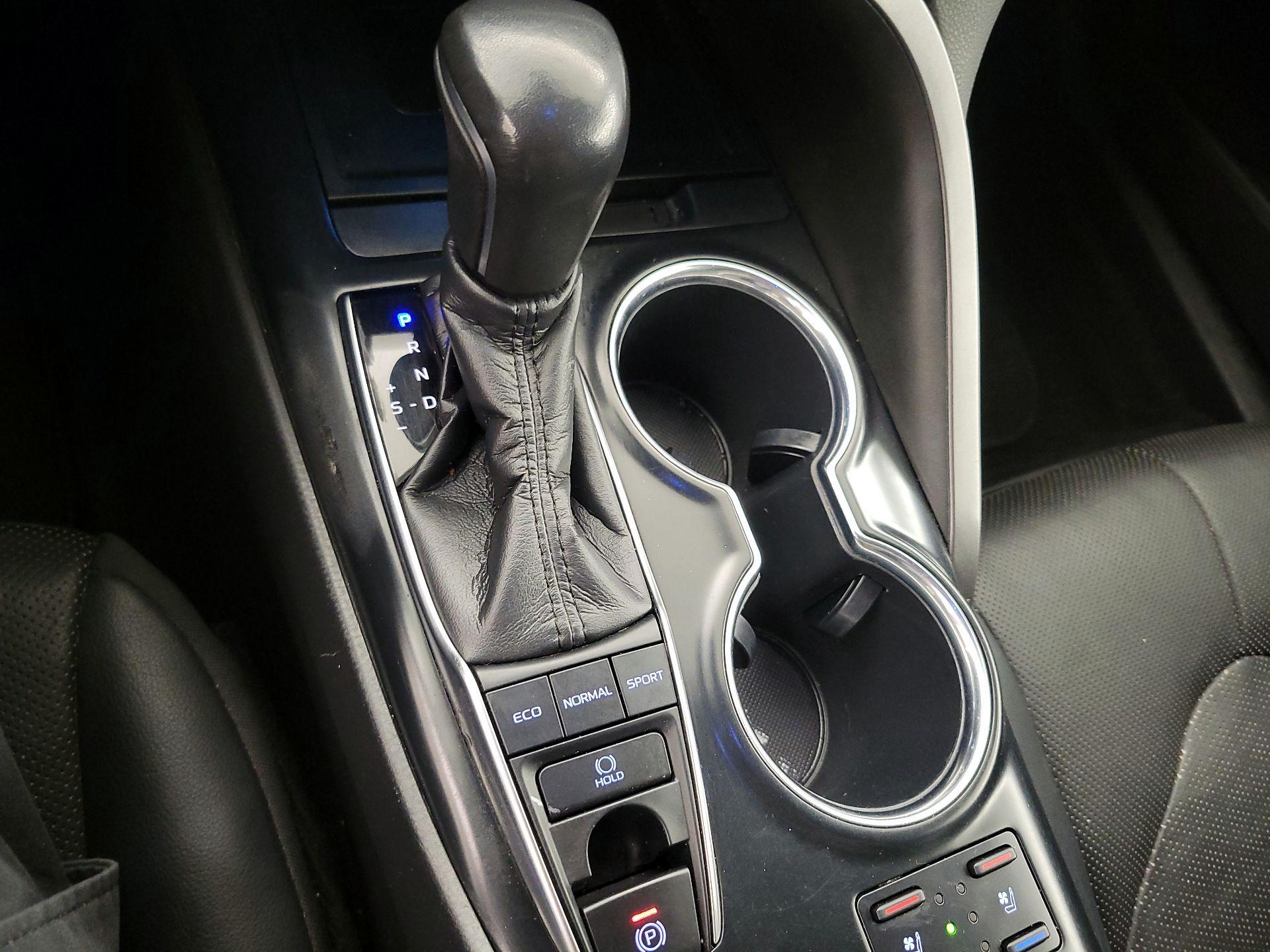 Thumbnail: 2020 Toyota Camry - 18