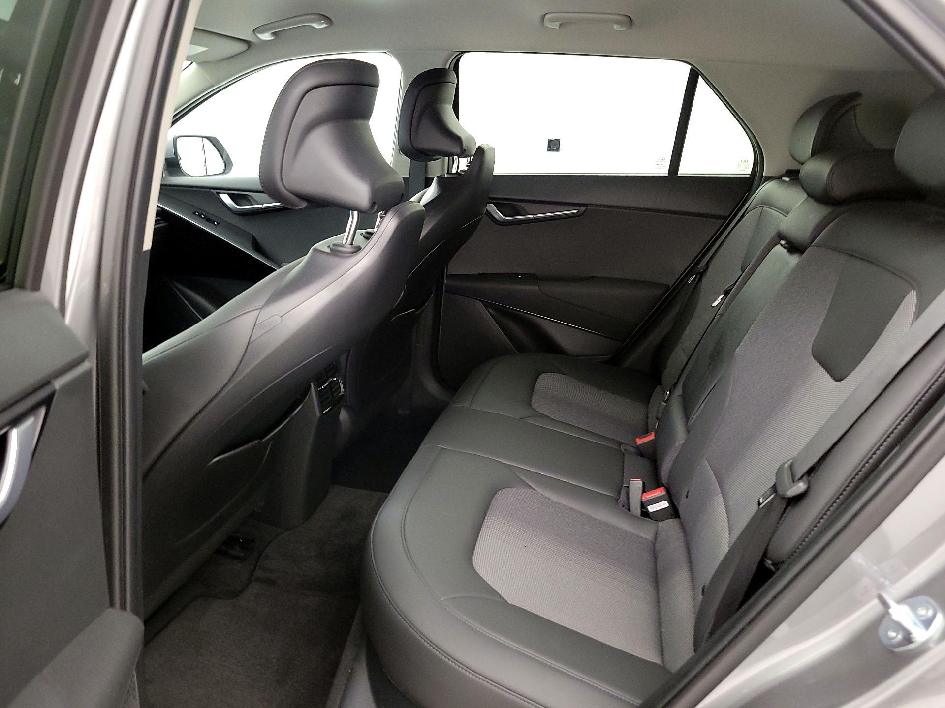 Thumbnail: 2024 Kia Niro - 20