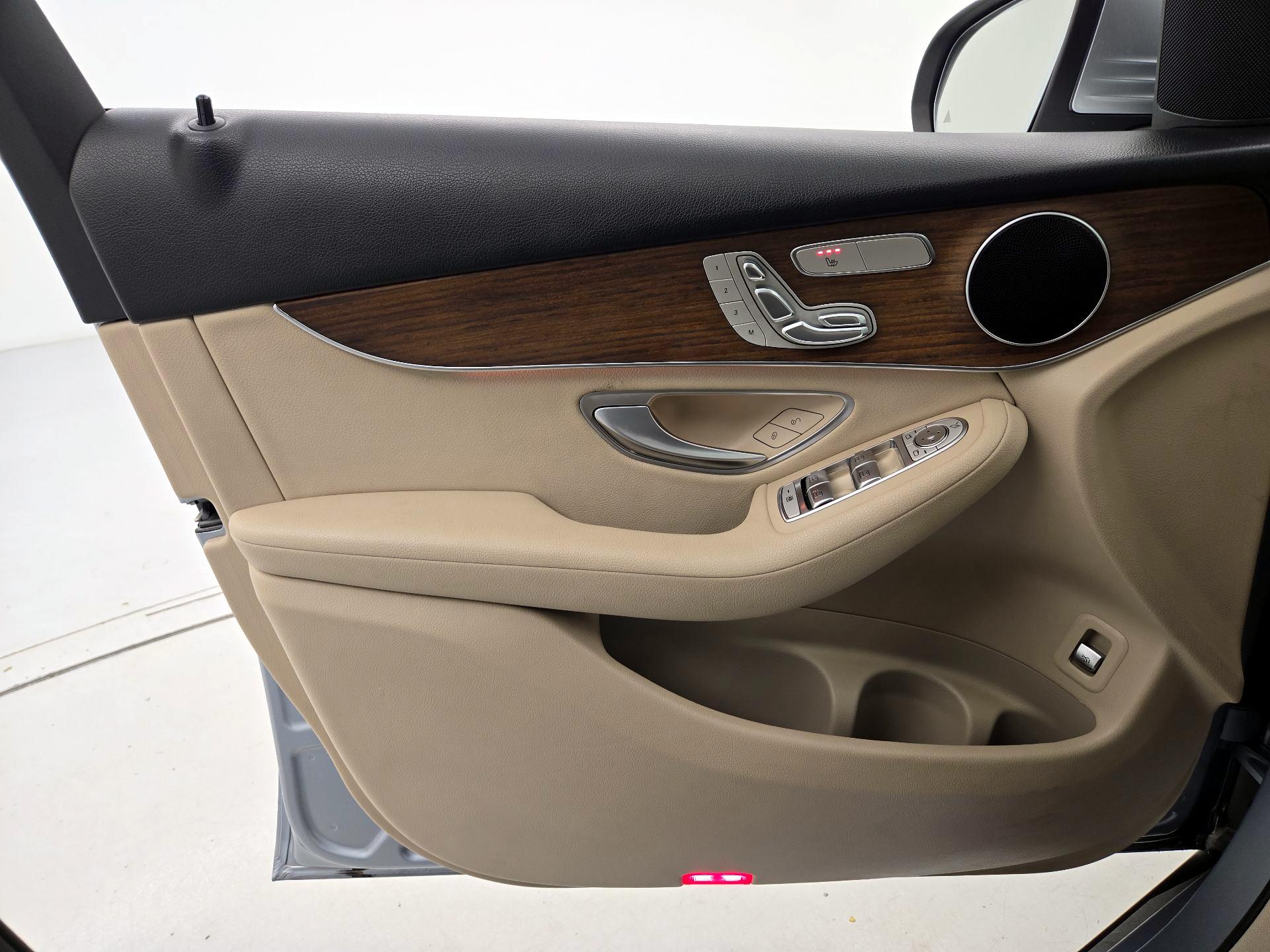 Thumbnail: 2022 Mercedes-Benz GLC - 12