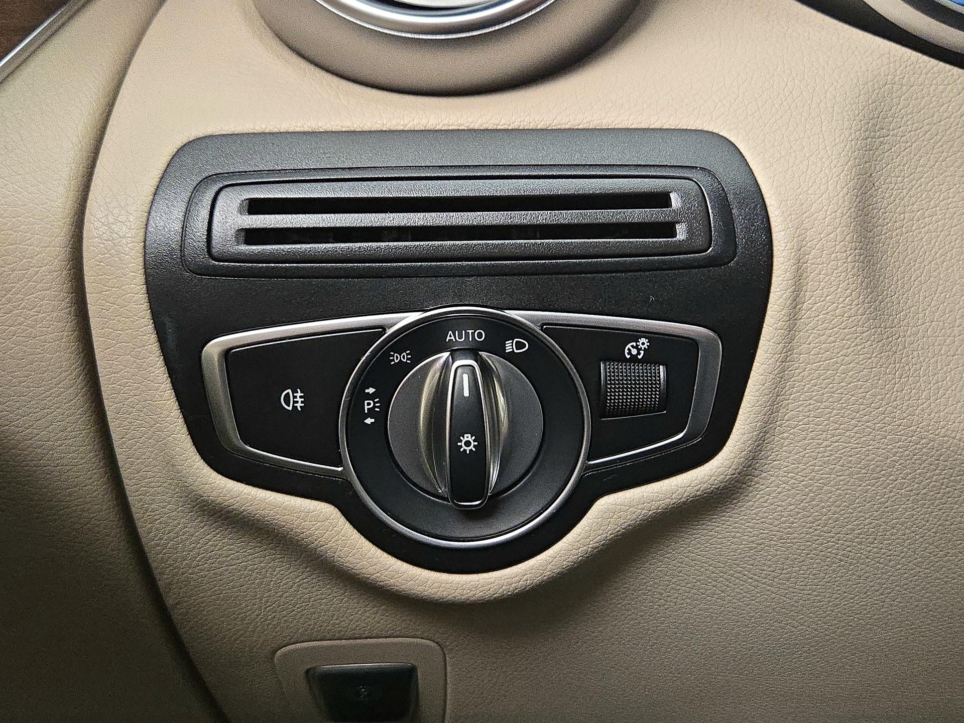 Thumbnail: 2022 Mercedes-Benz GLC - 13