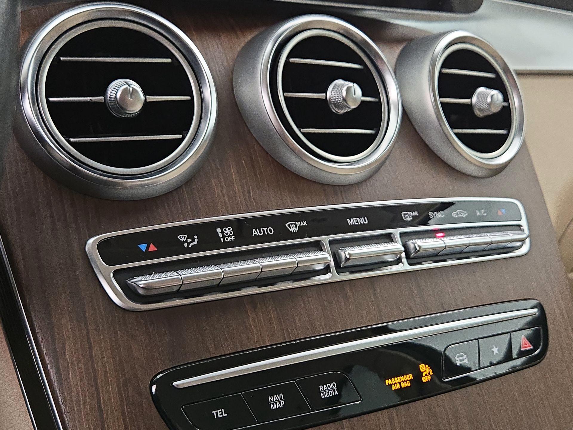 Thumbnail: 2022 Mercedes-Benz GLC - 16