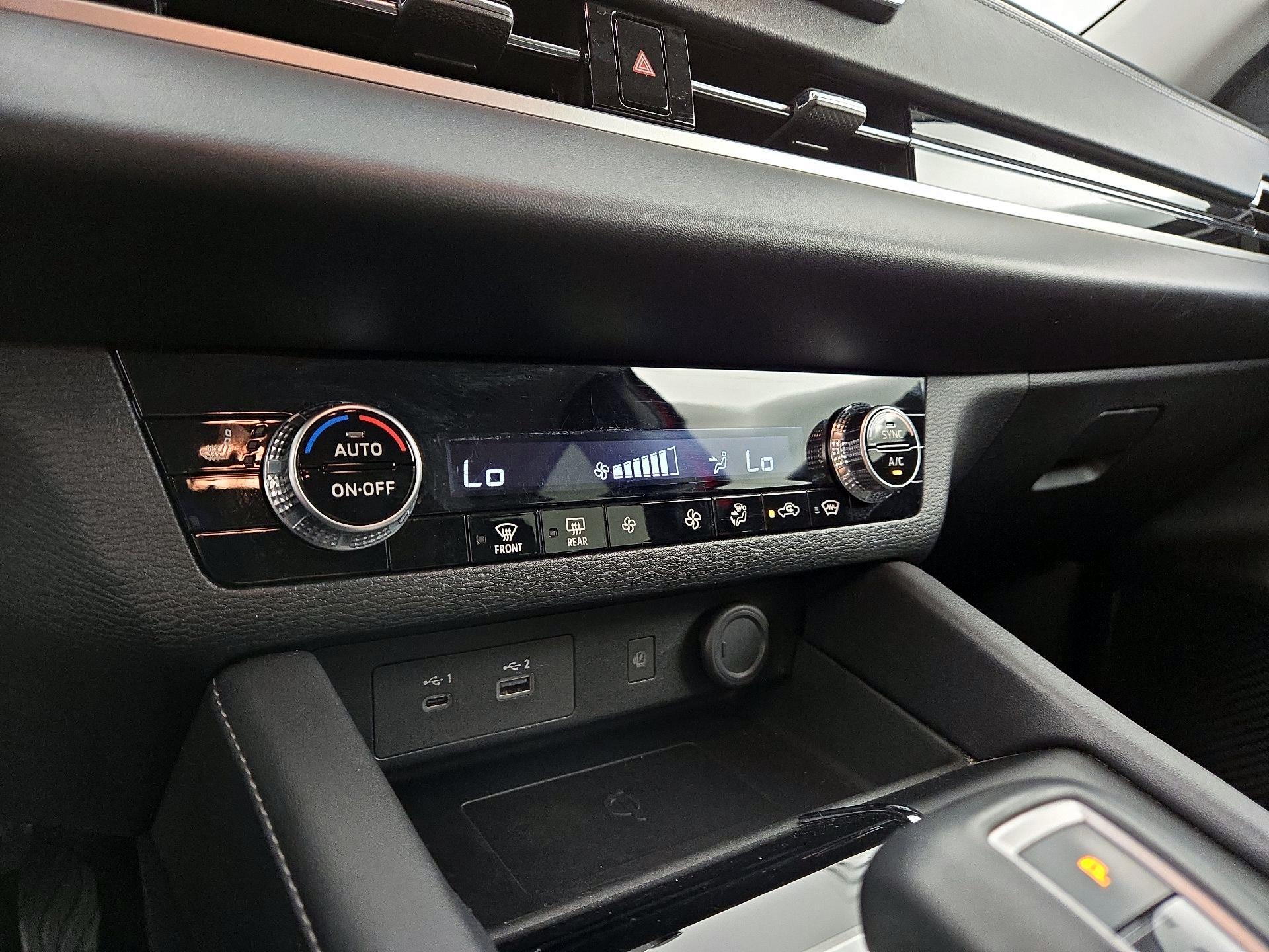 Thumbnail: 2024 Mitsubishi Outlander - 17