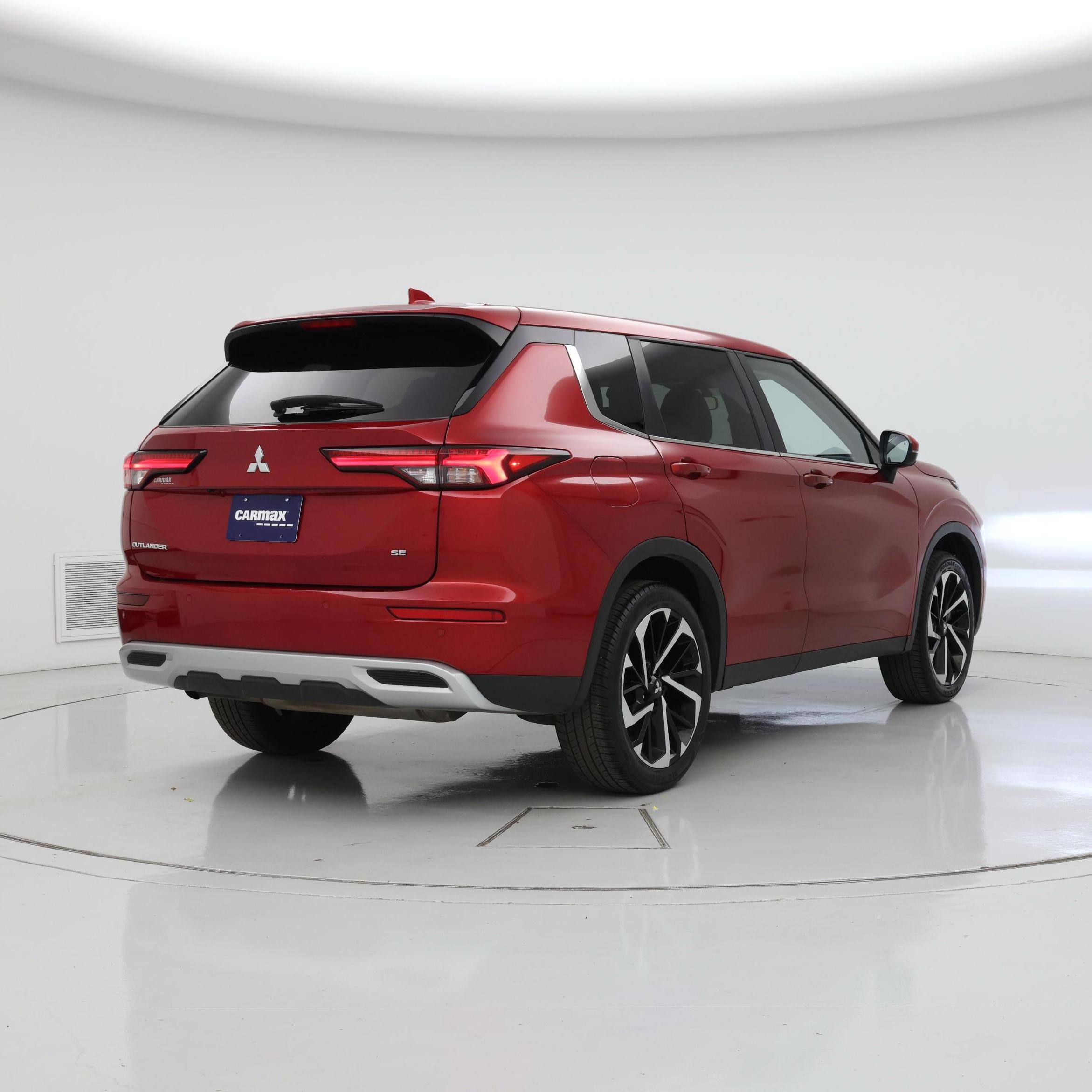 Thumbnail: 2024 Mitsubishi Outlander - 8