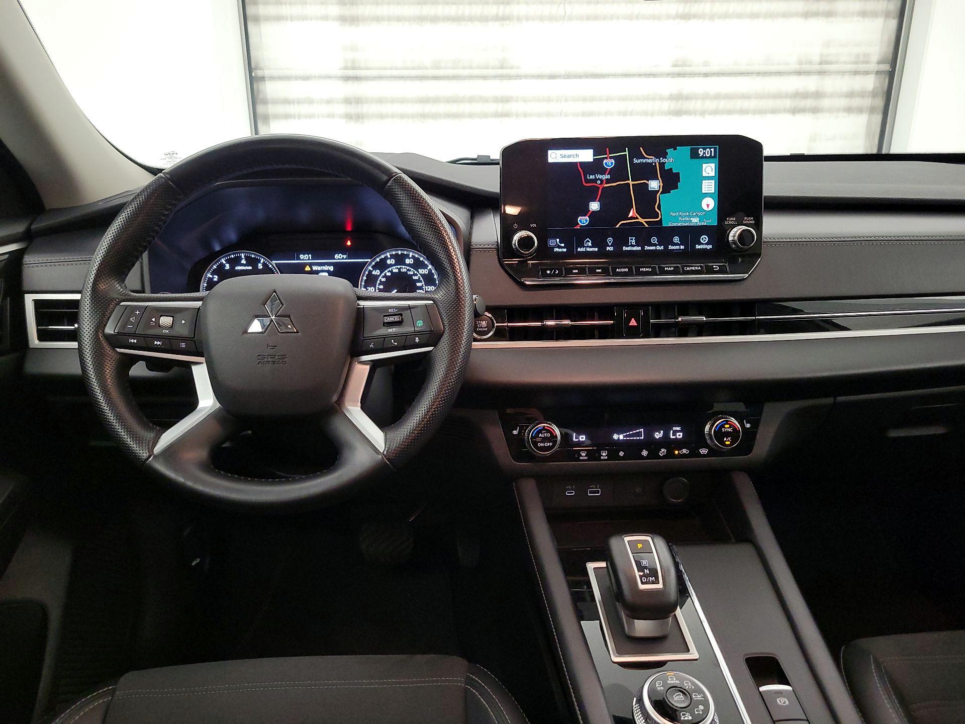 Thumbnail: 2024 Mitsubishi Outlander - 9