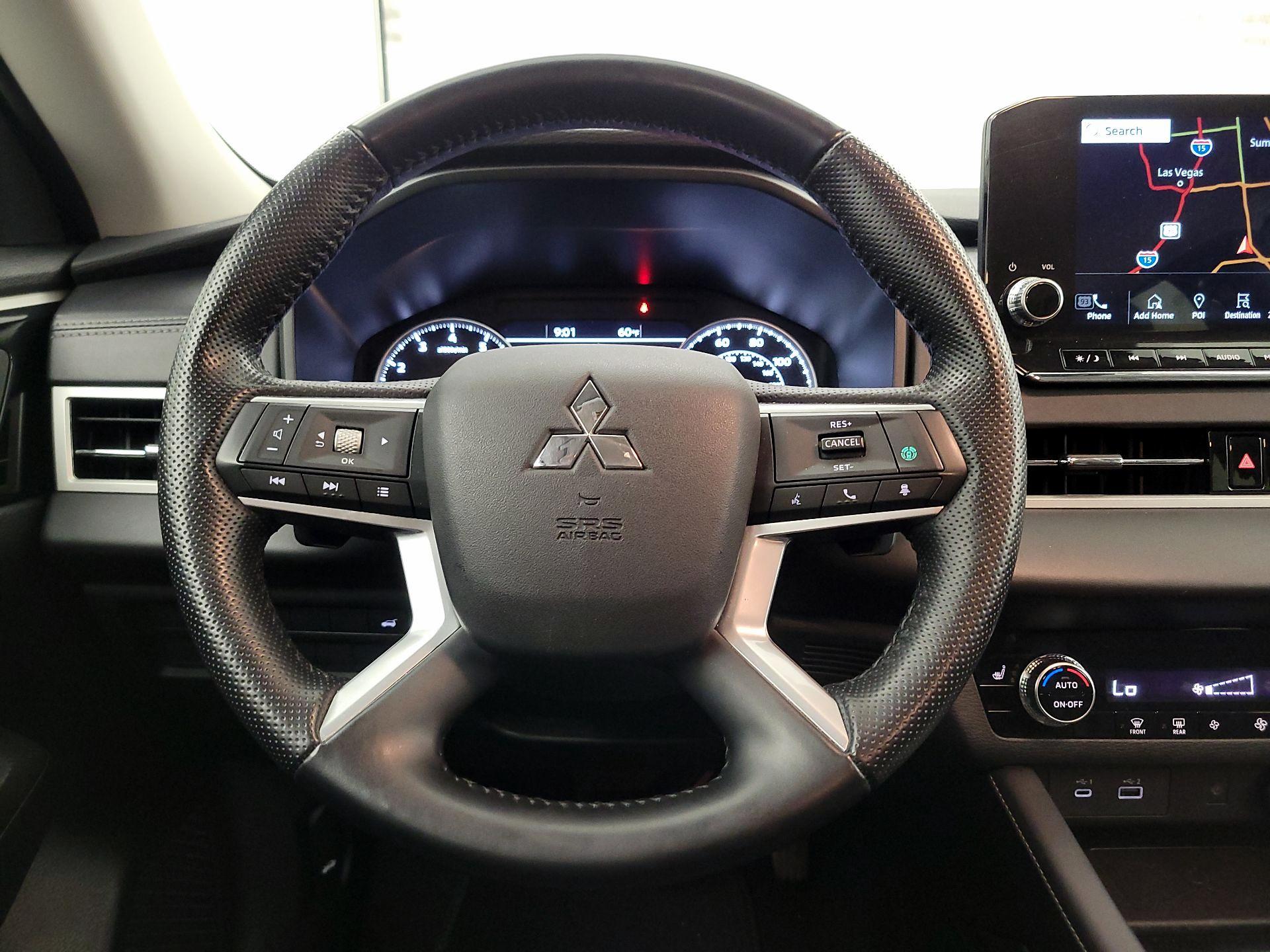 Thumbnail: 2024 Mitsubishi Outlander - 10