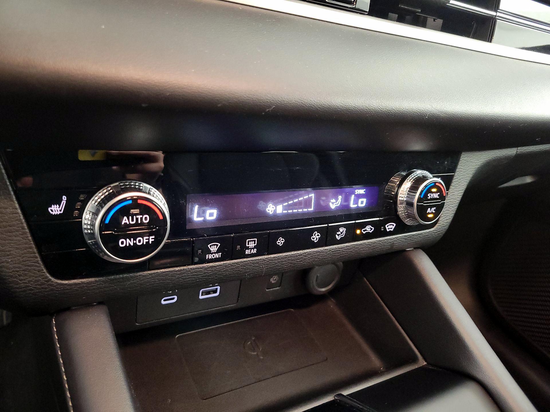 Thumbnail: 2024 Mitsubishi Outlander - 17